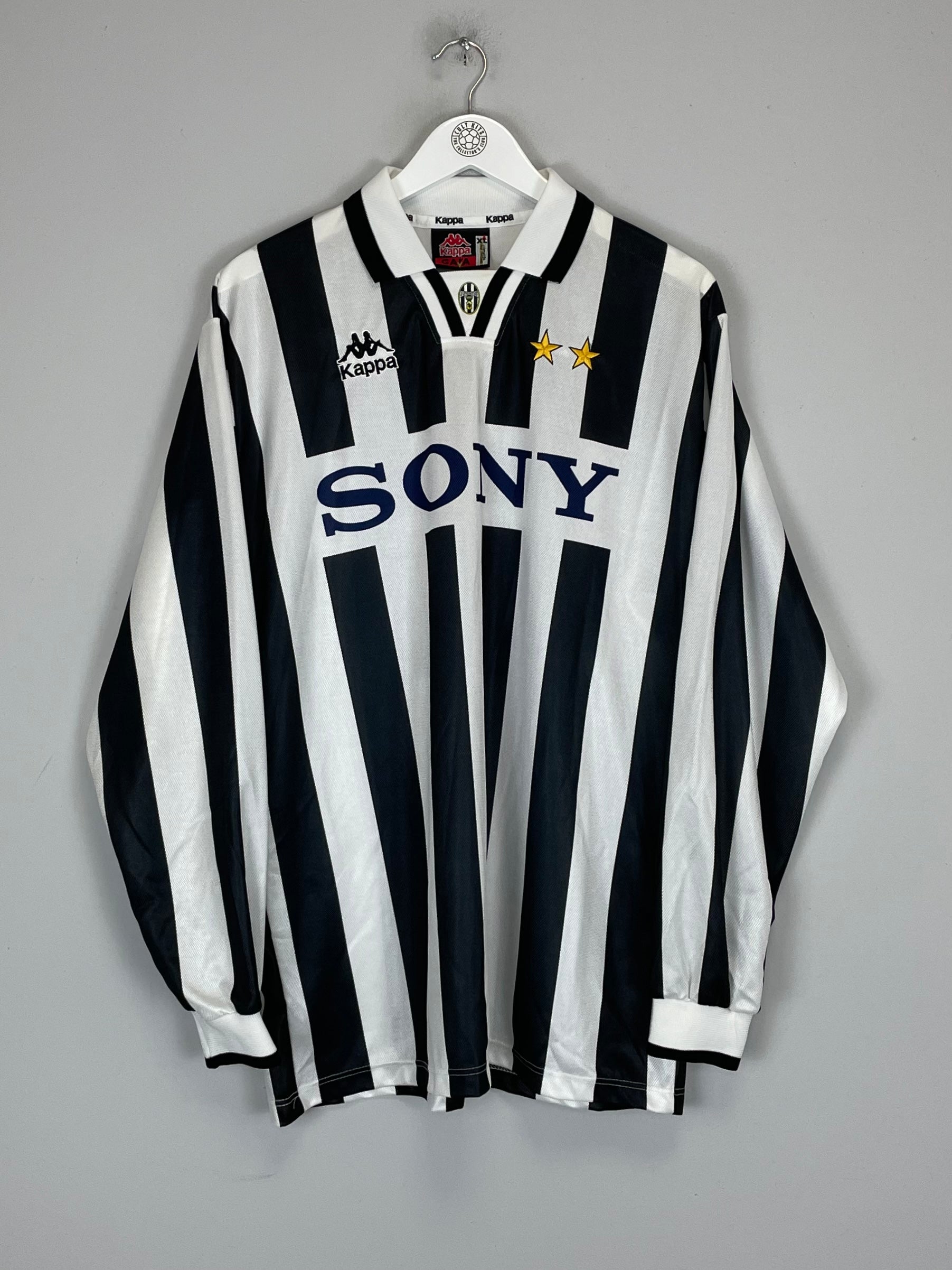 Shop 1995/97 JUVENTUS L/S HOME SHIRT (XL) KAPPA, classic football shirts, vintage football shirts & retro soccer jerseys at Cult Kits