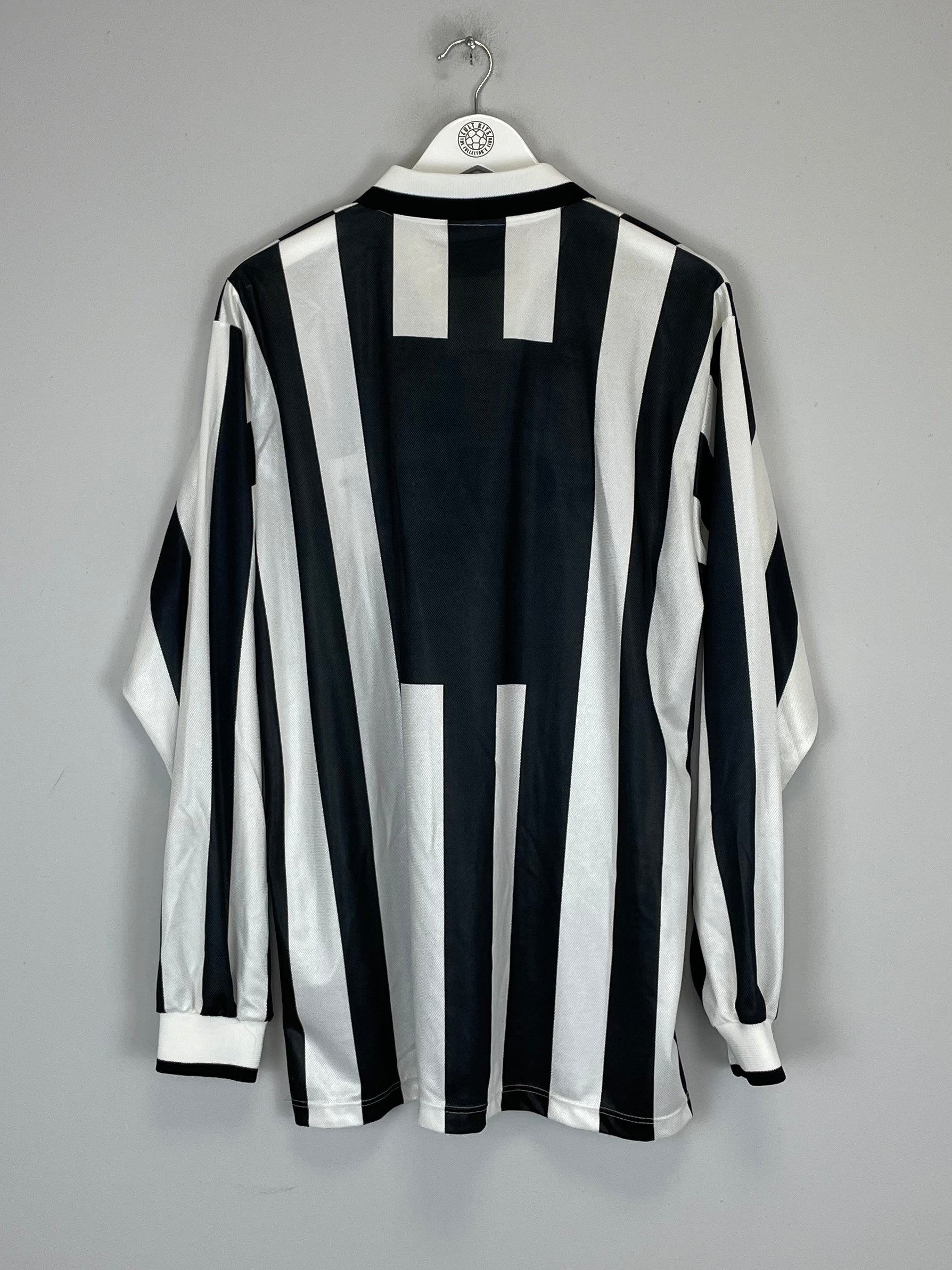 Shop 1995/97 JUVENTUS L/S HOME SHIRT (XL) KAPPA, classic football shirts, vintage football shirts & retro soccer jerseys at Cult Kits