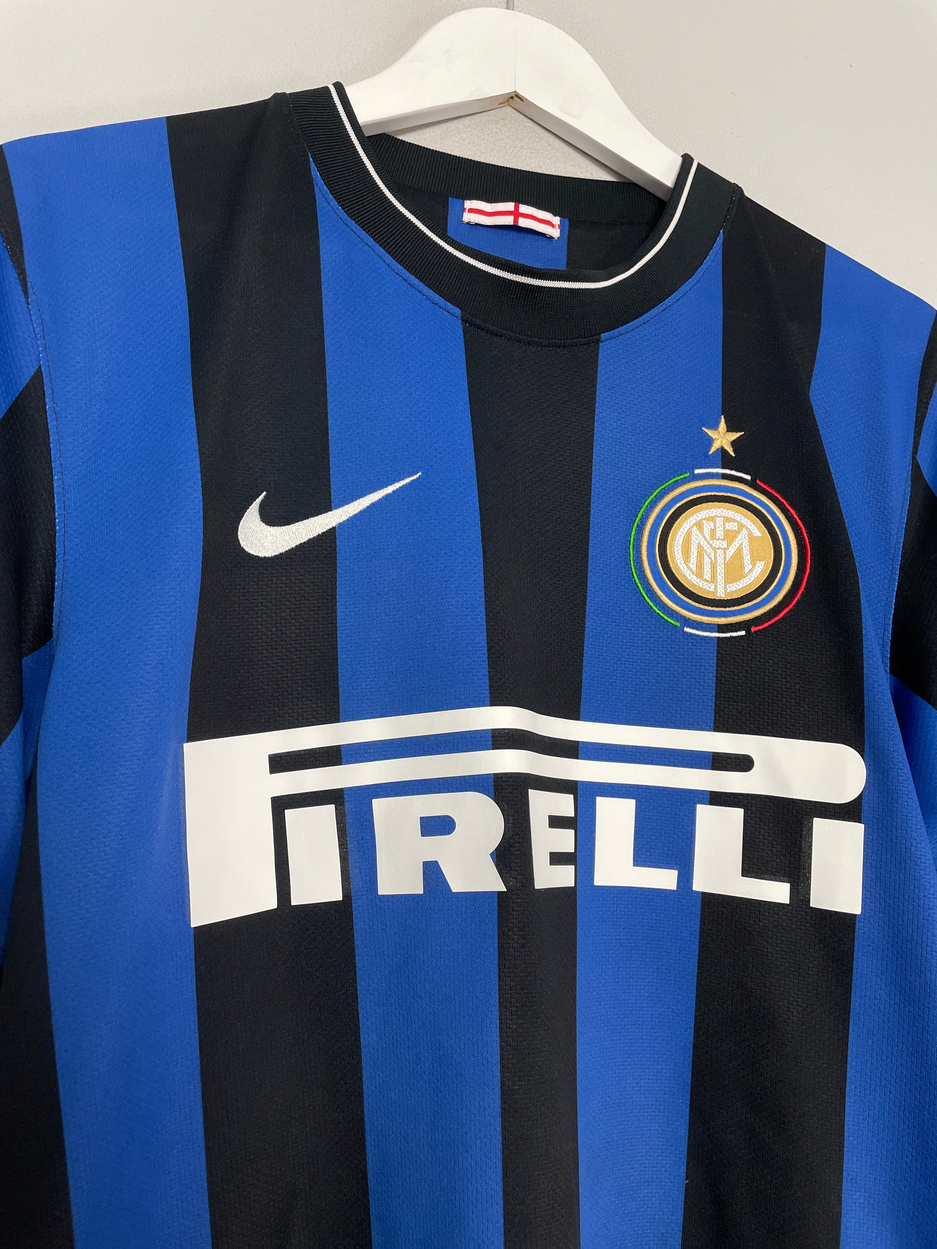 Shop 2009/10 INTER MILAN ETO'O HOME SHIRT (L) NIKE, classic football shirts, vintage football shirts & retro soccer jerseys at Cult Kits