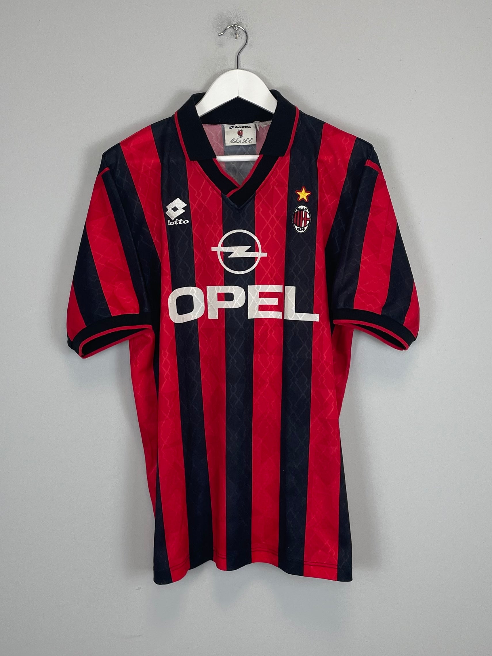 Shop 1995/96 AC MILAN HOME SHIRT (M) LOTTO, classic football shirts, vintage football shirts & retro soccer jerseys at Cult Kits