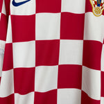 Shop 2008/09 CROATIA HOME SHIRT (XL) NIKE, classic football shirts, vintage football shirts & retro soccer jerseys at Cult Kits