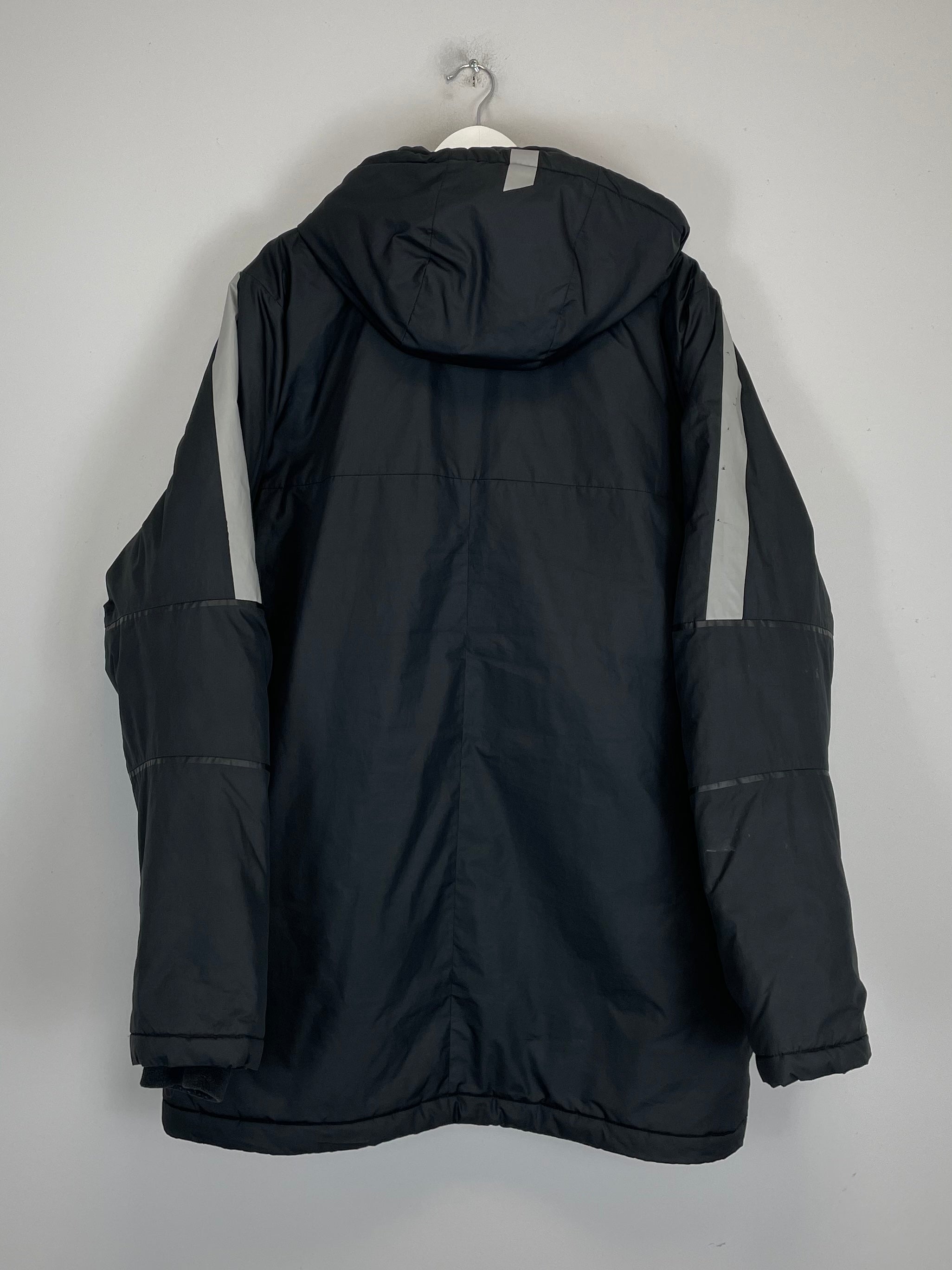 Shop 2014/15 PSG BENCHCOAT (XL) NIKE, classic football shirts, vintage football shirts & retro soccer jerseys at Cult Kits