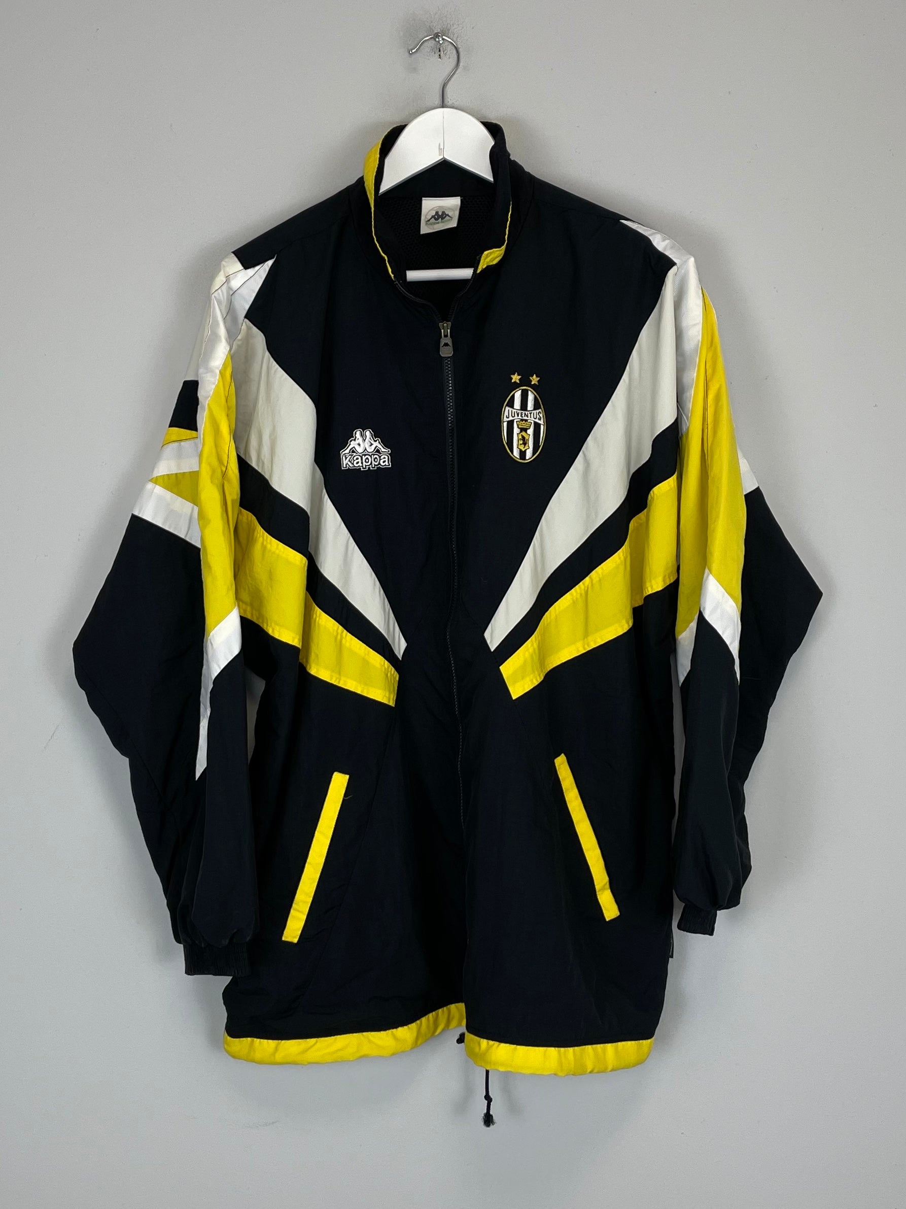 Shop 1996/98 JUVENTUS TRACK JACKET (M) KAPPA, classic football shirts, vintage football shirts & retro soccer jerseys at Cult Kits