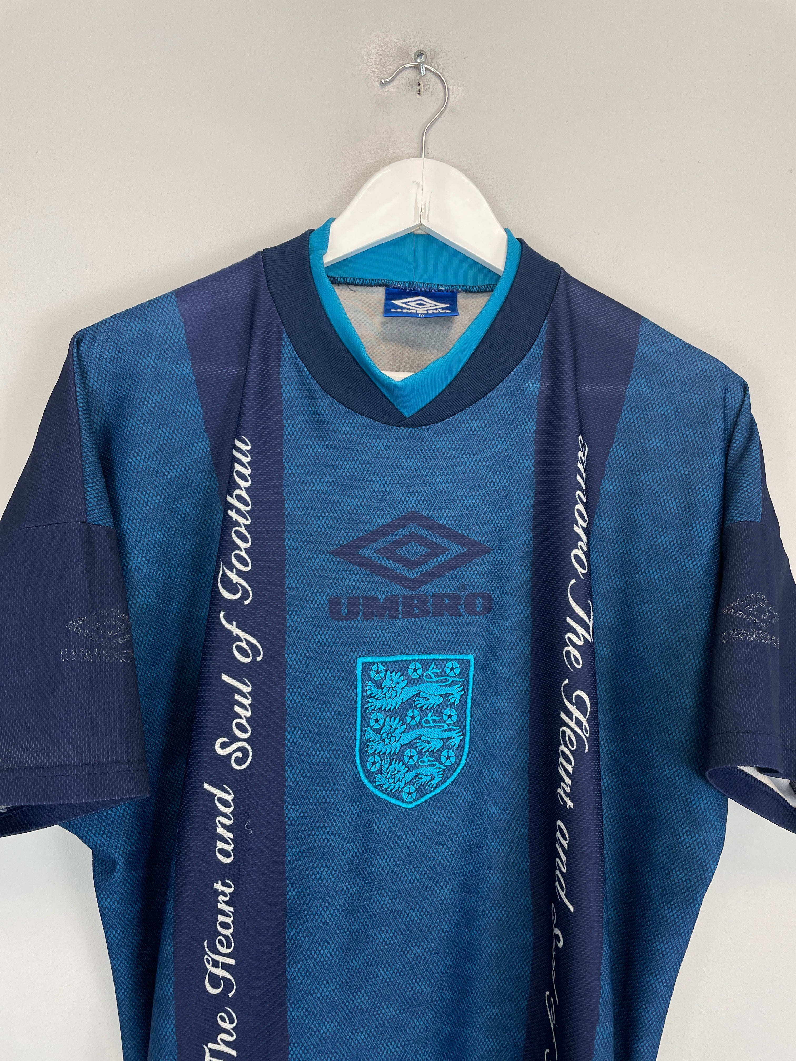 Shop 1994/96 ENGLAND TRAINING SHIRT (M) UMBRO, classic football shirts, vintage football shirts & retro soccer jerseys at Cult Kits