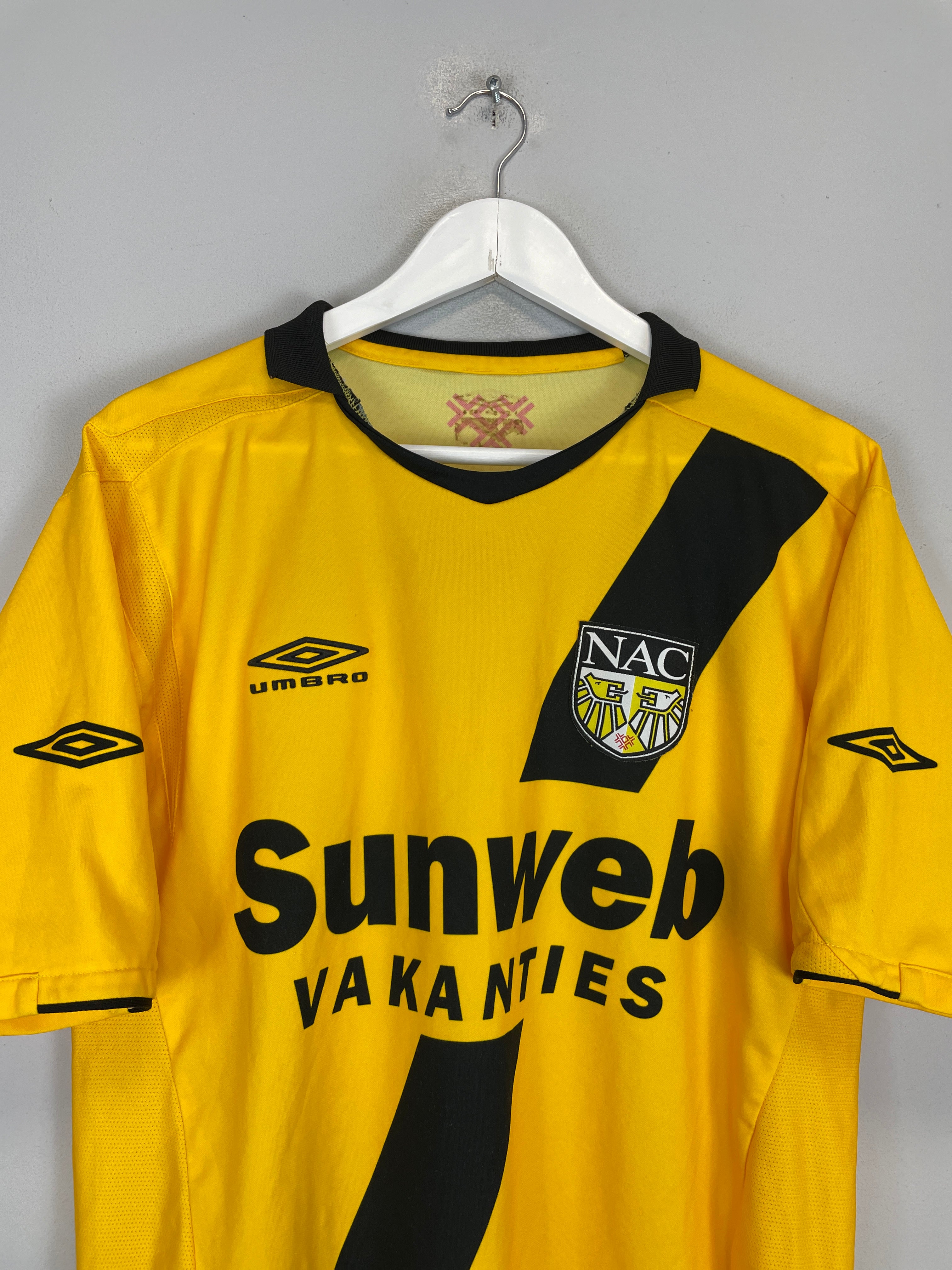 Shop 2006/07 NAC BREDA HOME SHIRT (XL) UMBRO, classic football shirts, vintage football shirts & retro soccer jerseys at Cult Kits