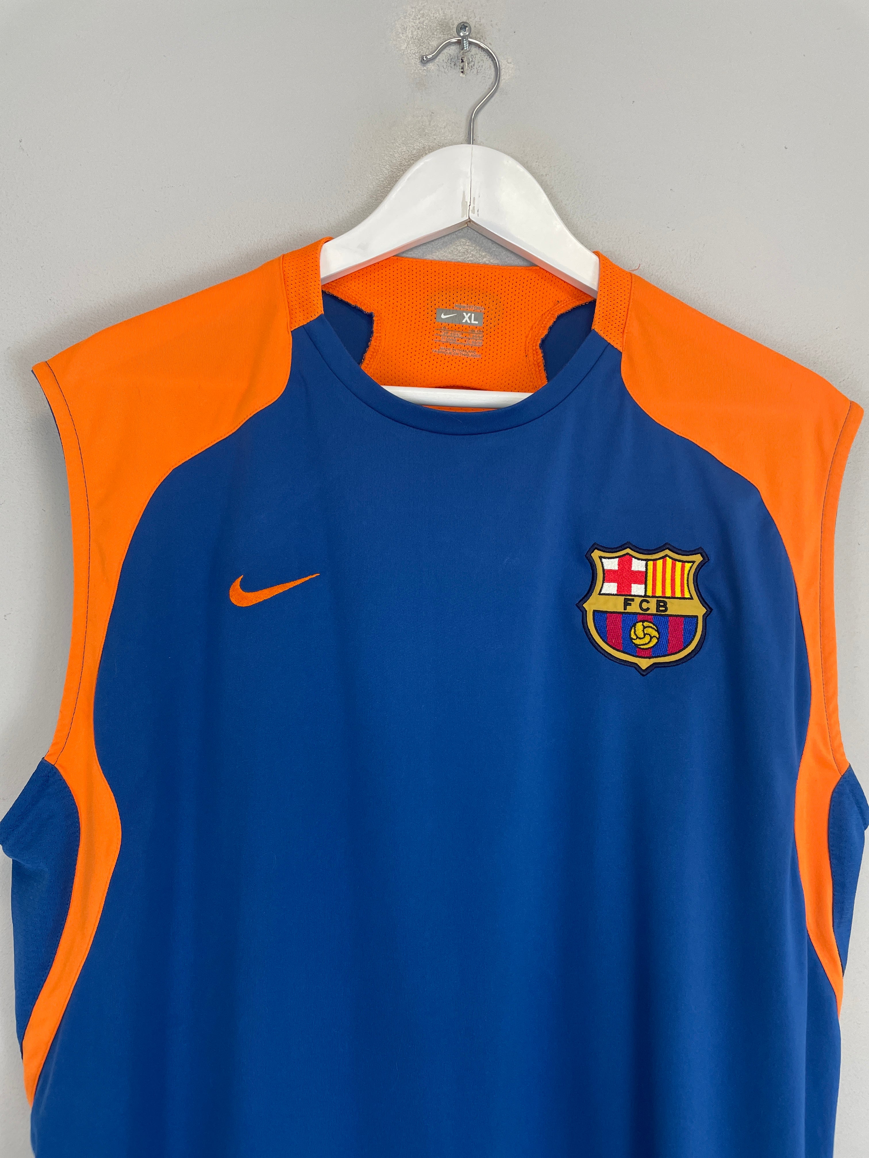 Shop 2007/08 BARCELONA TRAINING VEST (XL) NIKE, classic football shirts, vintage football shirts & retro soccer jerseys at Cult Kits