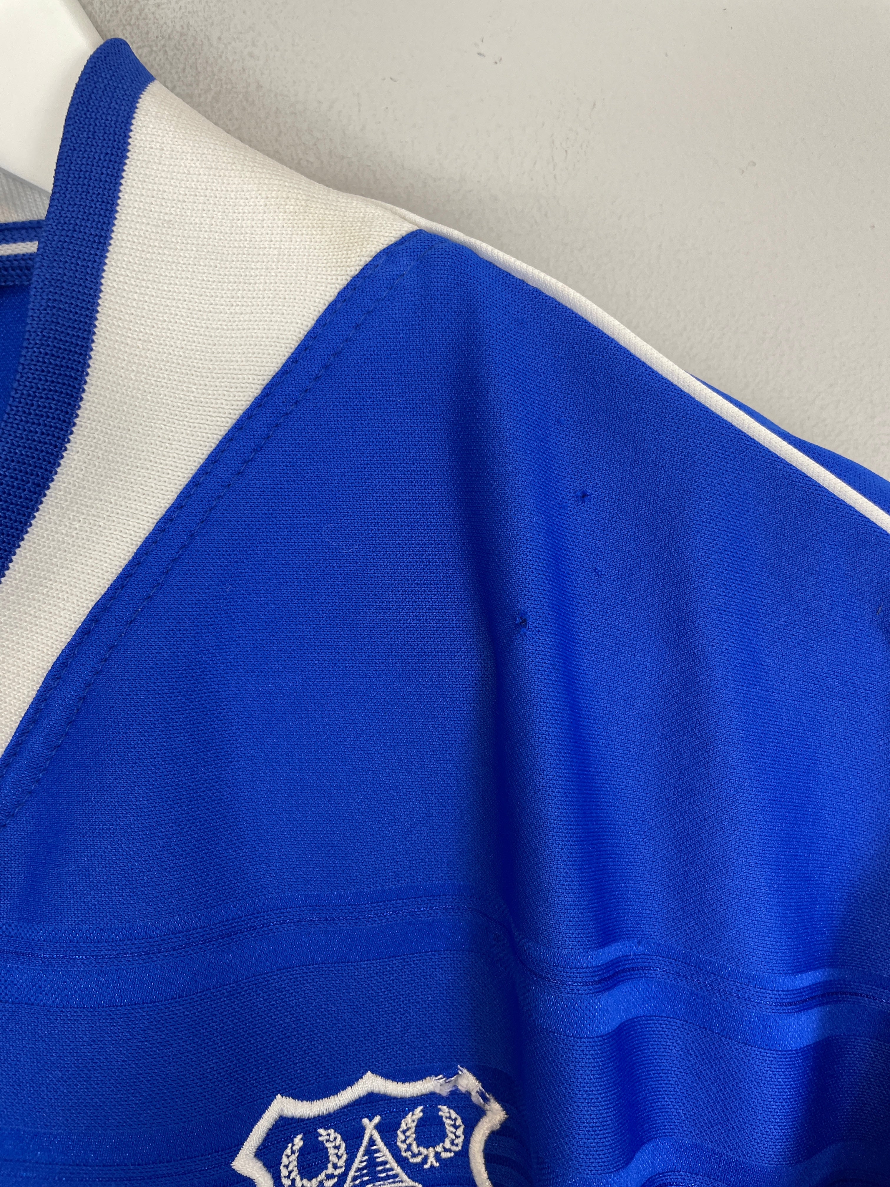 Shop 1999/00 EVERTON HOME SHIRT (XXL) UMBRO, classic football shirts, vintage football shirts & retro soccer jerseys at Cult Kits