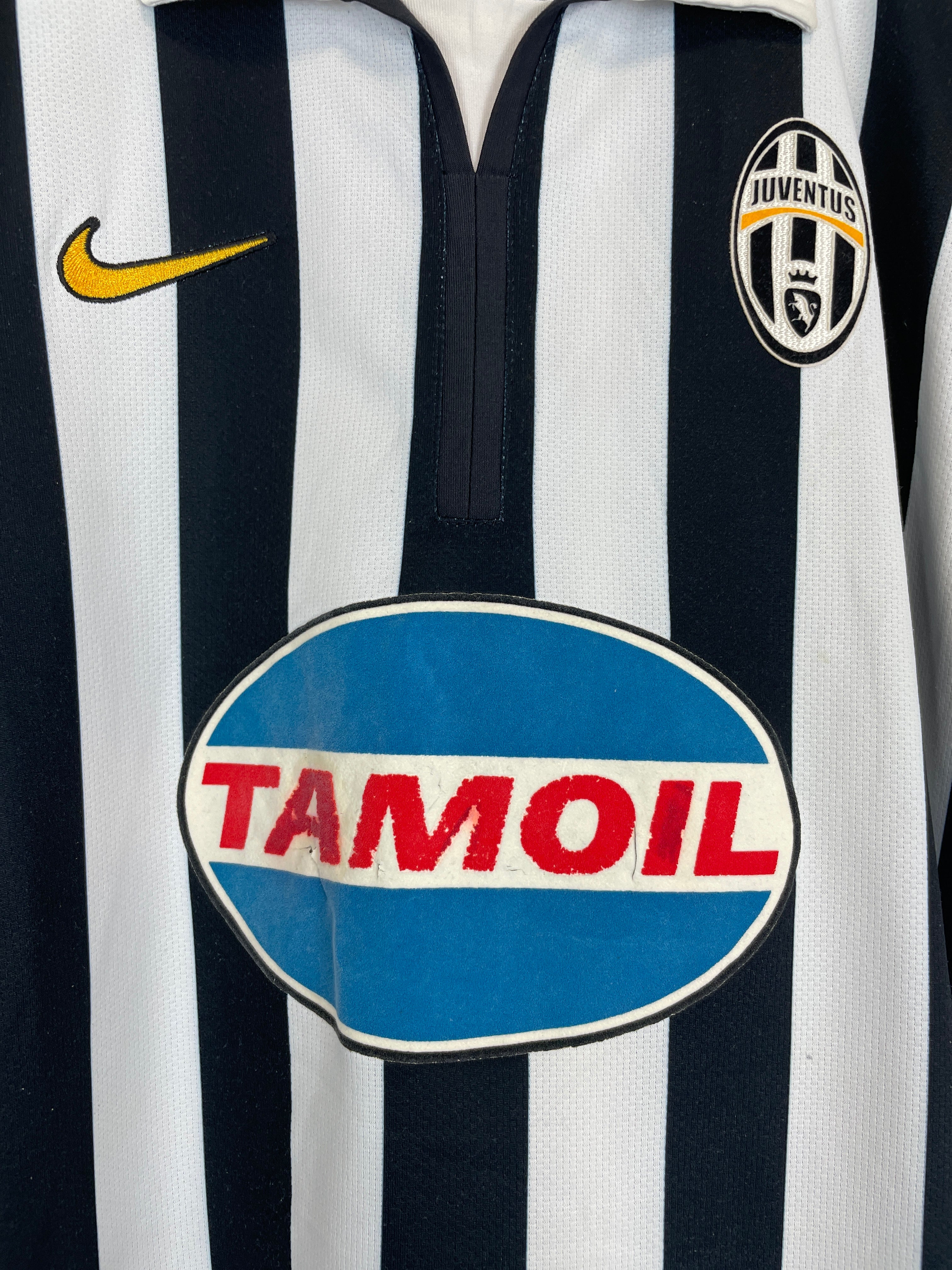 Shop 2006/07 JUVENTUS HOME SHIRT (L) NIKE, classic football shirts, vintage football shirts & retro soccer jerseys at Cult Kits