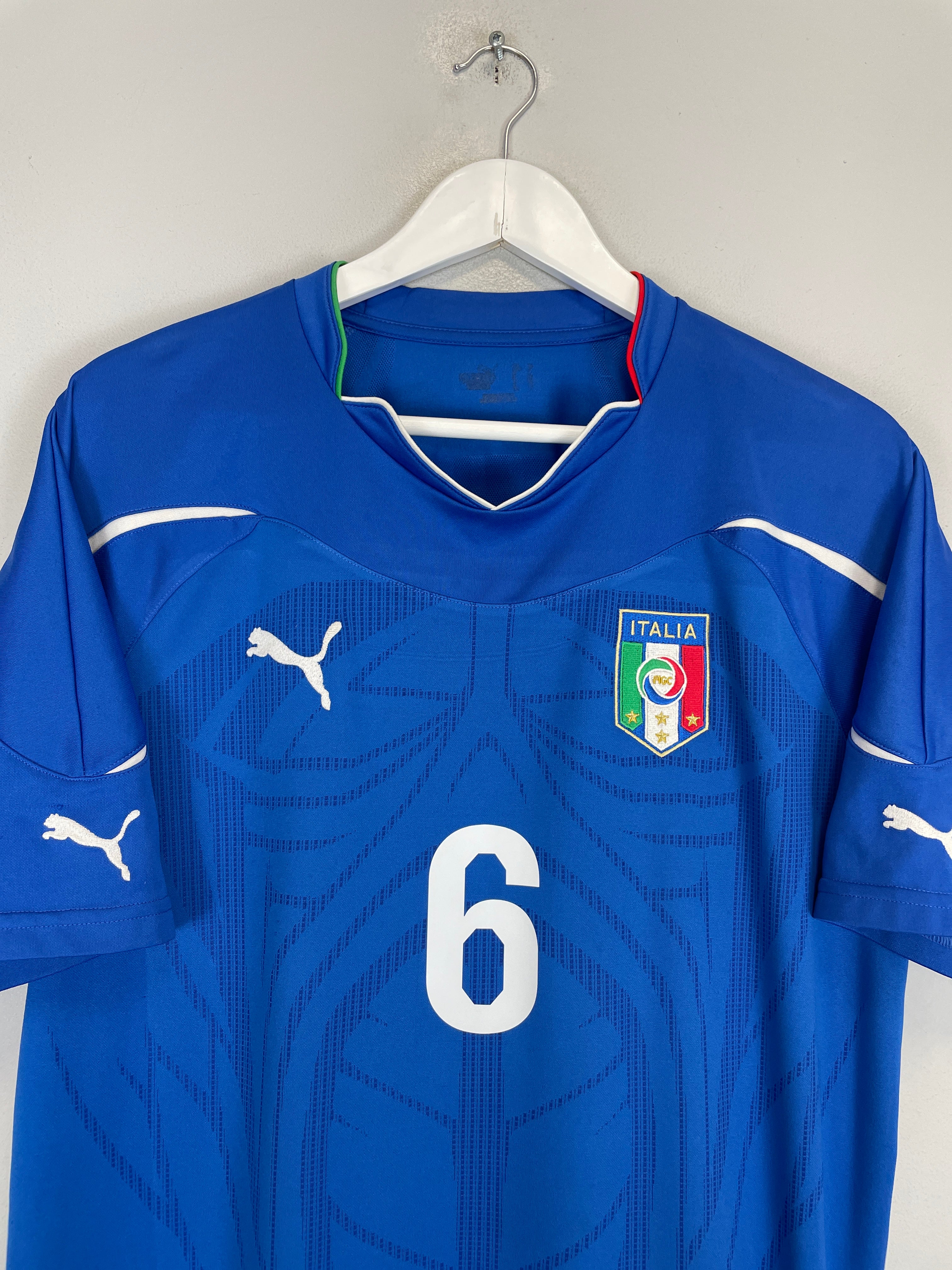 Shop 2010/12 ITALY DE ROSSI #6 HOME SHIRT (XL) PUMA, classic football shirts, vintage football shirts & retro soccer jerseys at Cult Kits