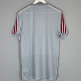 Shop 2018/19 MANCHESTER UNITED TRAINING SHIRT (M) ADIDAS, classic football shirts, vintage football shirts & retro soccer jerseys at Cult Kits