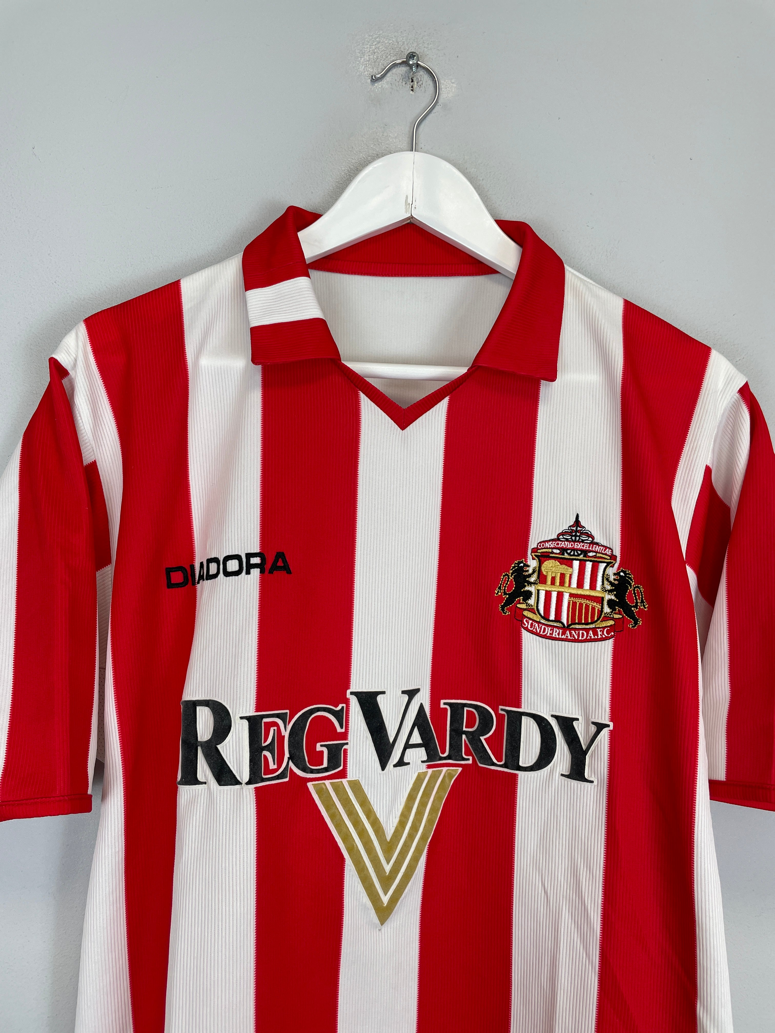 Shop 2004/05 SUNDERLAND HOME SHIRT (M) DIADORA, classic football shirts, vintage football shirts & retro soccer jerseys at Cult Kits