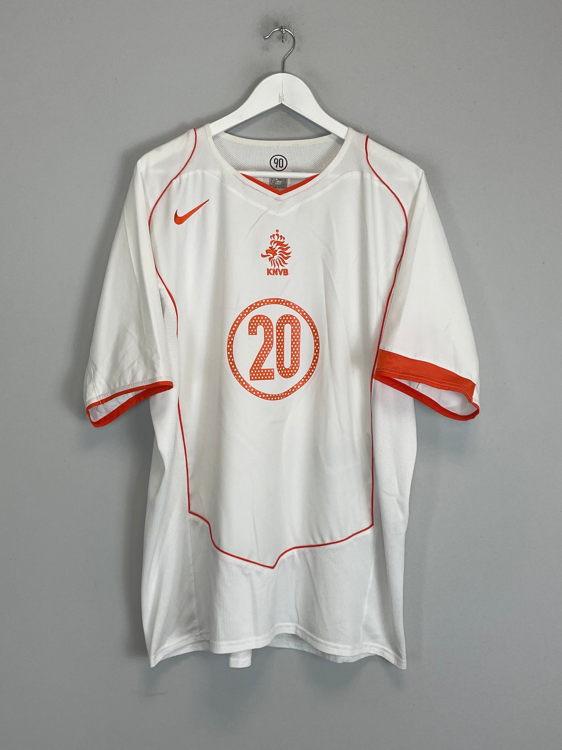Shop 2004/06 NETHERLANDS SEEDORF #10 AWAY SHIRT (XL) NIKE, classic football shirts, vintage football shirts & retro soccer jerseys at Cult Kits