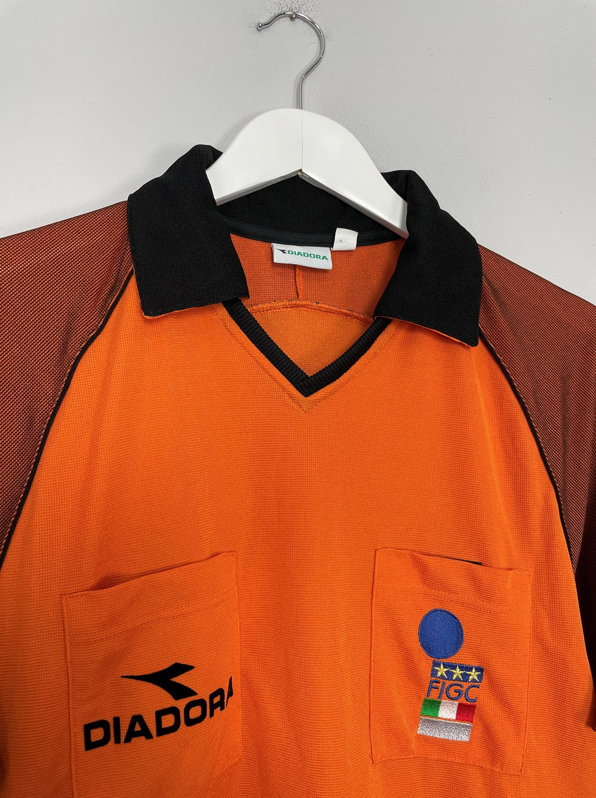 Shop 2002/03 ITALY FIGC REFEREE SHIRT (M) DIADORA, classic football shirts, vintage football shirts & retro soccer jerseys at Cult Kits