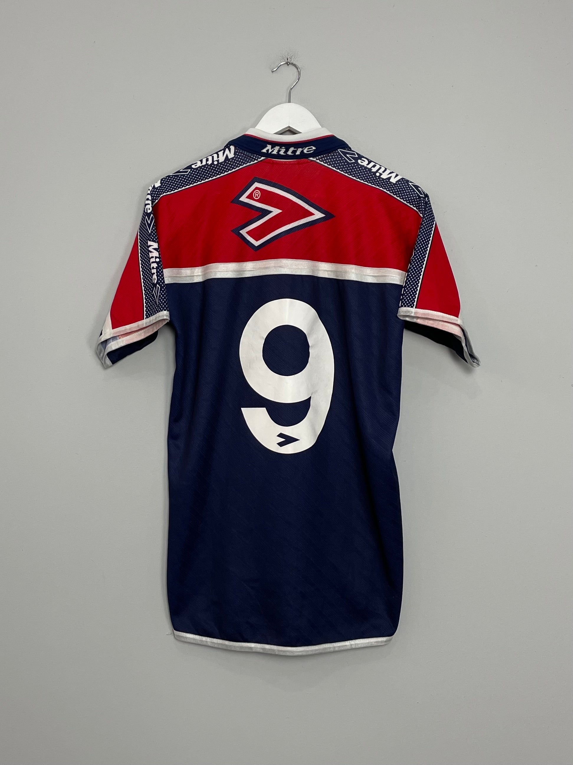 Shop 2000/01 UNION DE SANTA FE #9 HOME SHIRT (S) MITRE, classic football shirts, vintage football shirts & retro soccer jerseys at Cult Kits