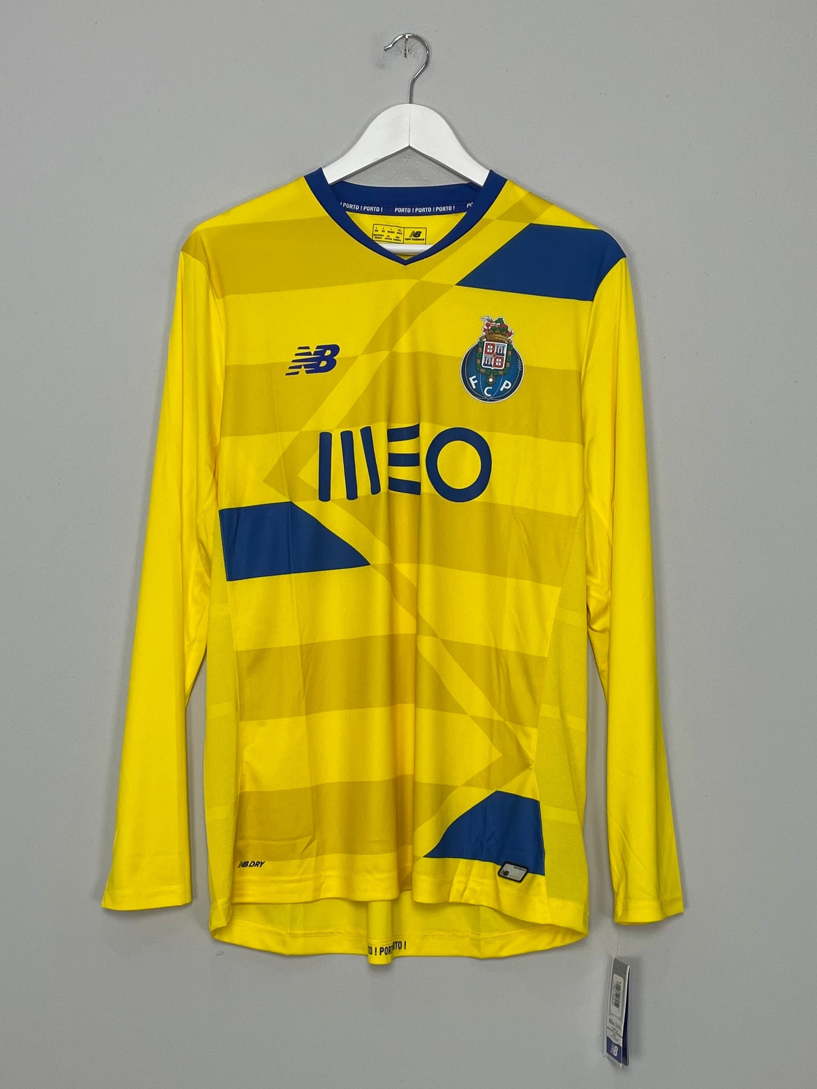 Shop 2016/17 Porto *BNWT* L/S Third Shirt (Multiple Sizes) New Balance, classic football shirts, vintage football shirts & retro soccer jerseys at Cult Kits