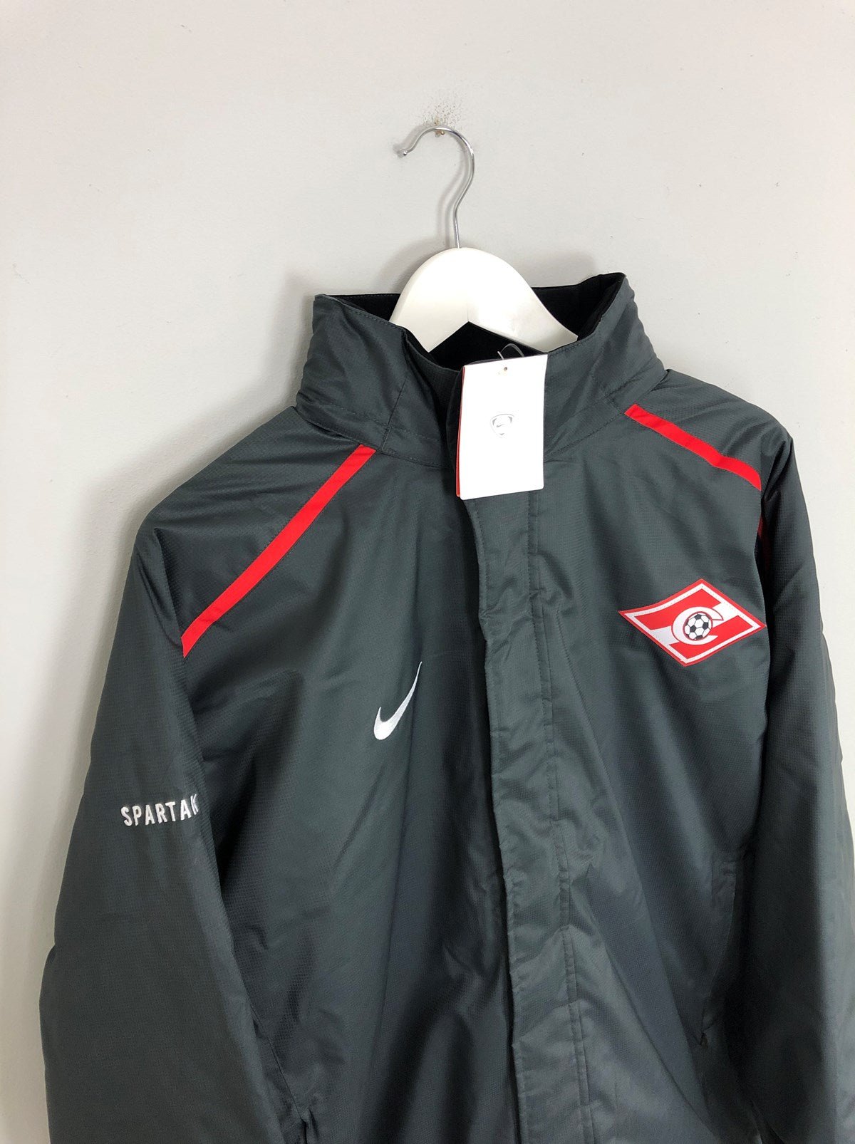 Shop 2006/07 Spartak Moscow *BNWT* Fleece Lined Bench Coat (L) Nike, classic football shirts, vintage football shirts & retro soccer jerseys at Cult Kits
