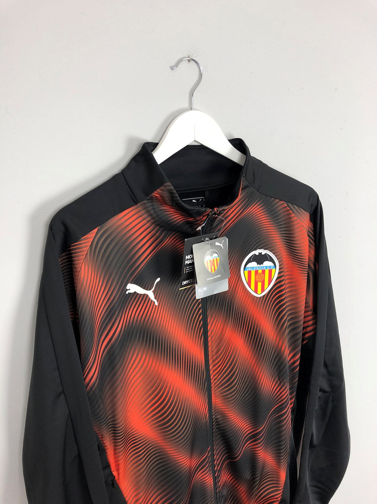 Shop 2019/20 Valencia *BNWT* Stadium Jacket (Multiple Sizes) Puma, classic football shirts, vintage football shirts & retro soccer jerseys at Cult Kits