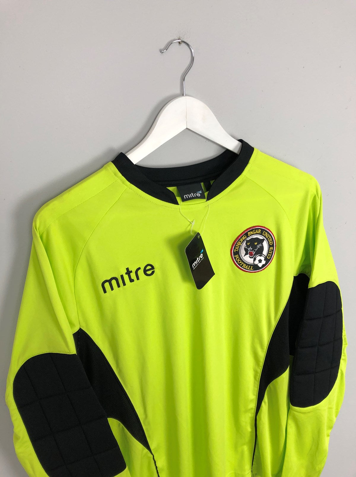 Shop 2014 TANJONG PAGAR *BNWT* GK SHIRT (M) MITRE, classic football shirts, vintage football shirts & retro soccer jerseys at Cult Kits