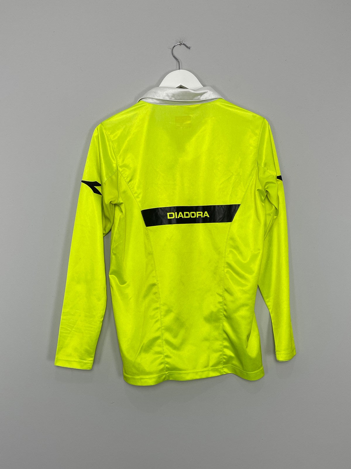 Shop 2011/12 ITALY FIGC REFEREE L/S SHIRT (S*) DIADORA, classic football shirts, vintage football shirts & retro soccer jerseys at Cult Kits