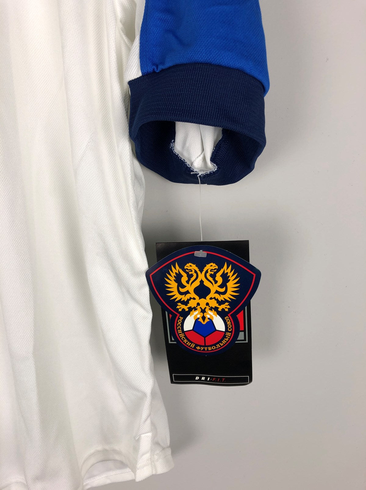 Shop 1998/00 RUSSIA *BNWT* HOME SHIRT (XL) NIKE, classic football shirts, vintage football shirts & retro soccer jerseys at Cult Kits