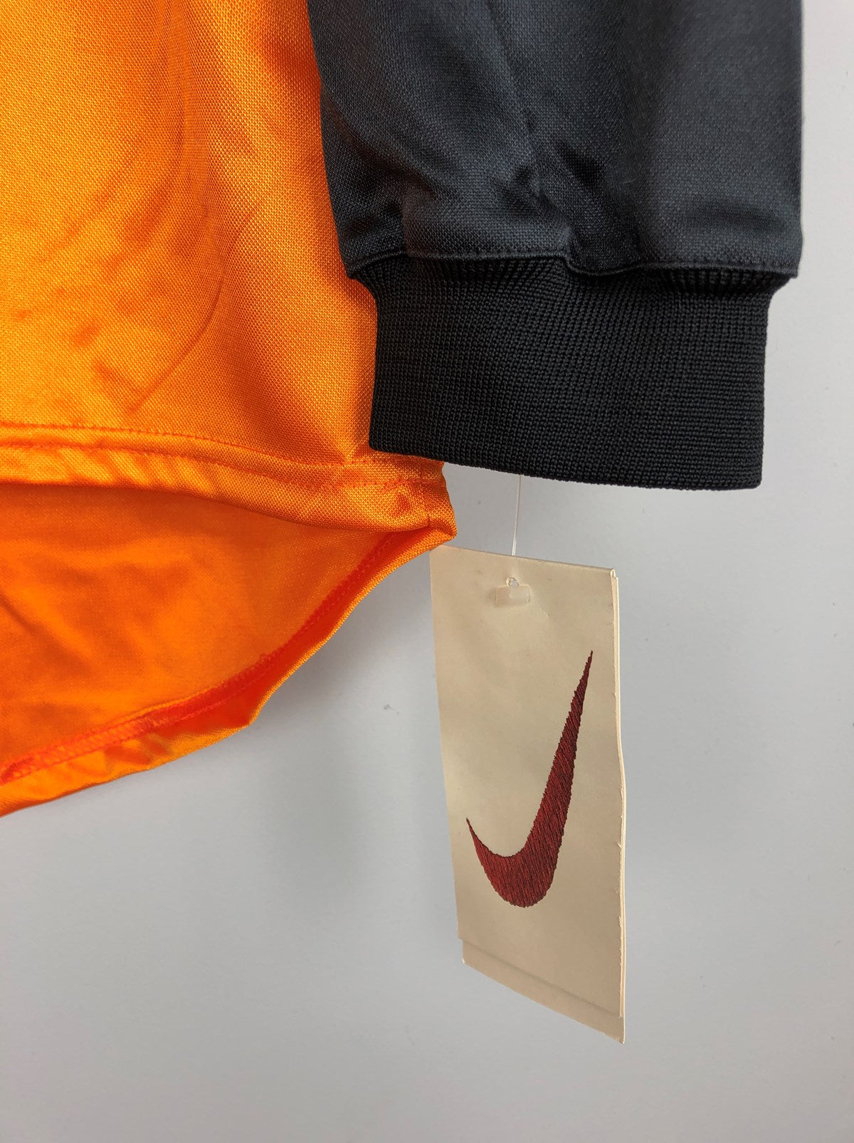 Shop 1998/00 PSV *PLAYER ISSUE* BNWT GK SHIRT (XL) NIKE, classic football shirts, vintage football shirts & retro soccer jerseys at Cult Kits