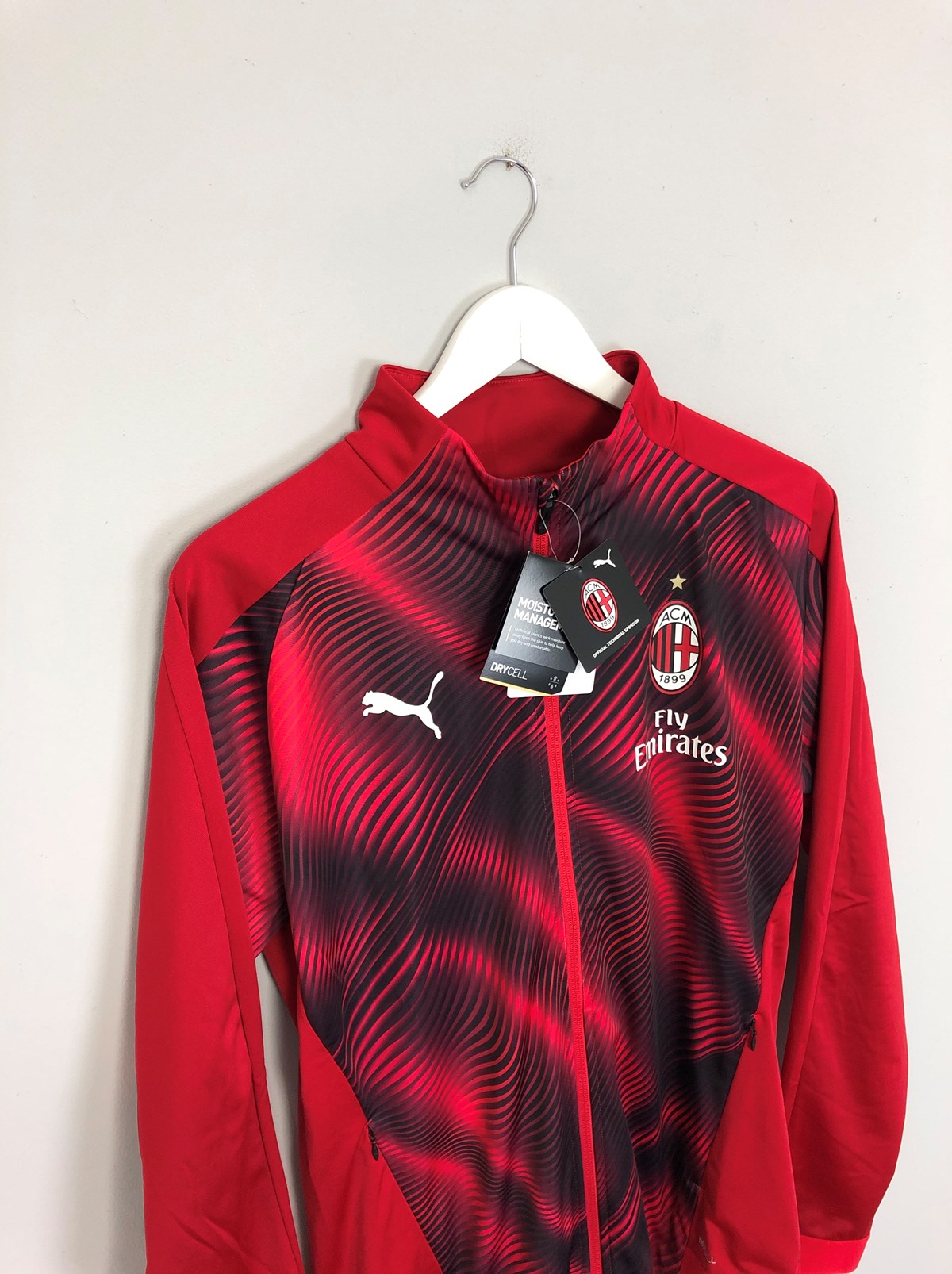 Shop 2019/20 AC Milan *BNWT* Red Stadium Jacket (Multiple Sizes) Puma, classic football shirts, vintage football shirts & retro soccer jerseys at Cult Kits