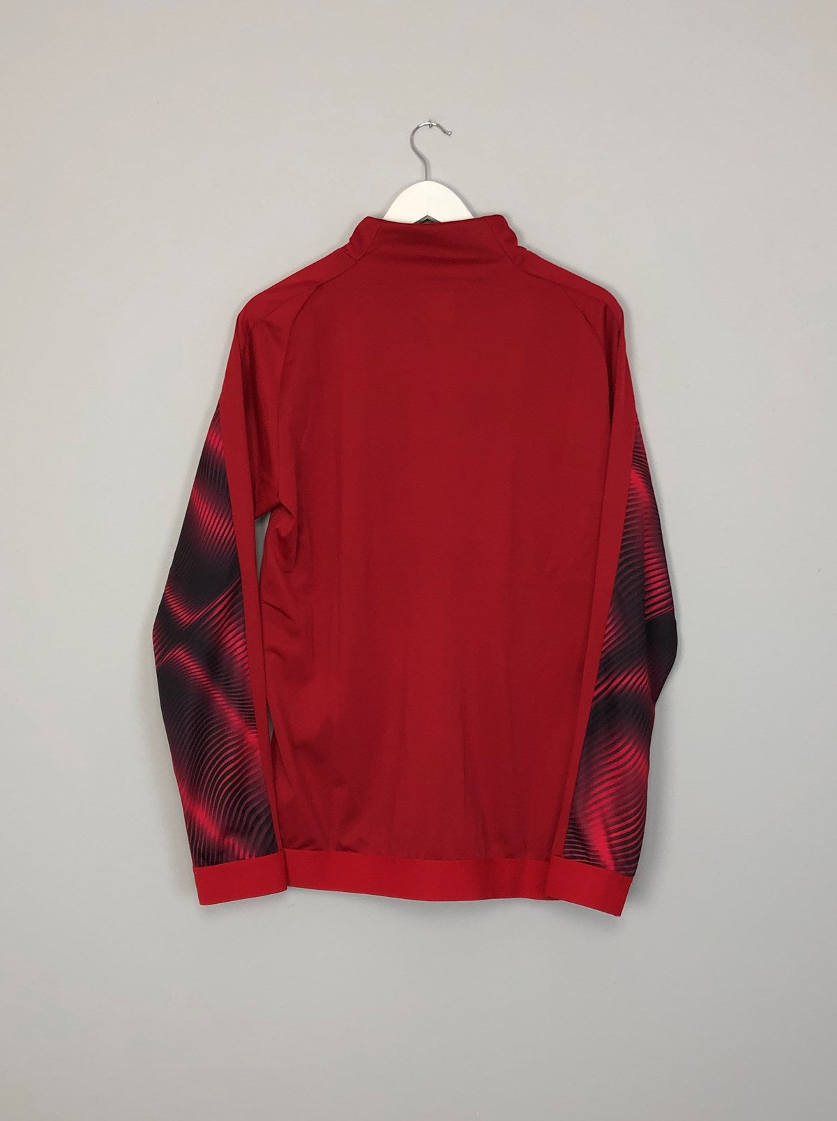 Shop 2019/20 AC Milan *BNWT* Red Stadium Jacket (Multiple Sizes) Puma, classic football shirts, vintage football shirts & retro soccer jerseys at Cult Kits