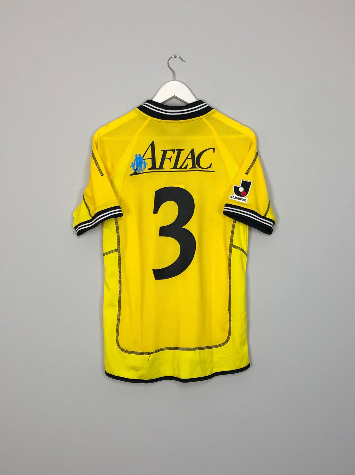 Shop 2006 KASHIWA REYSOL #3 (KONDO) HOME SHIRT (S) UMBRO, classic football shirts, vintage football shirts & retro soccer jerseys at Cult Kits