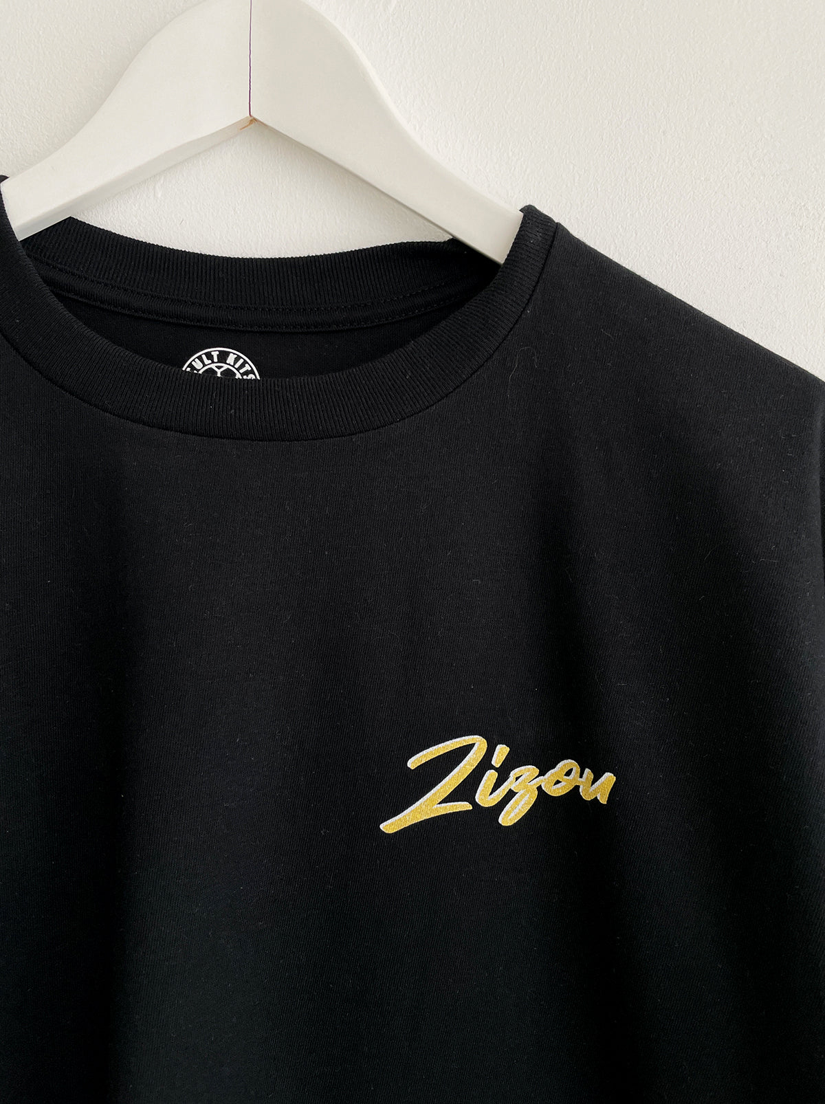 Shop JUVENTUS ZIZOU BOOTLEG TEE, classic football shirts, vintage football shirts & retro soccer jerseys at Cult Kits