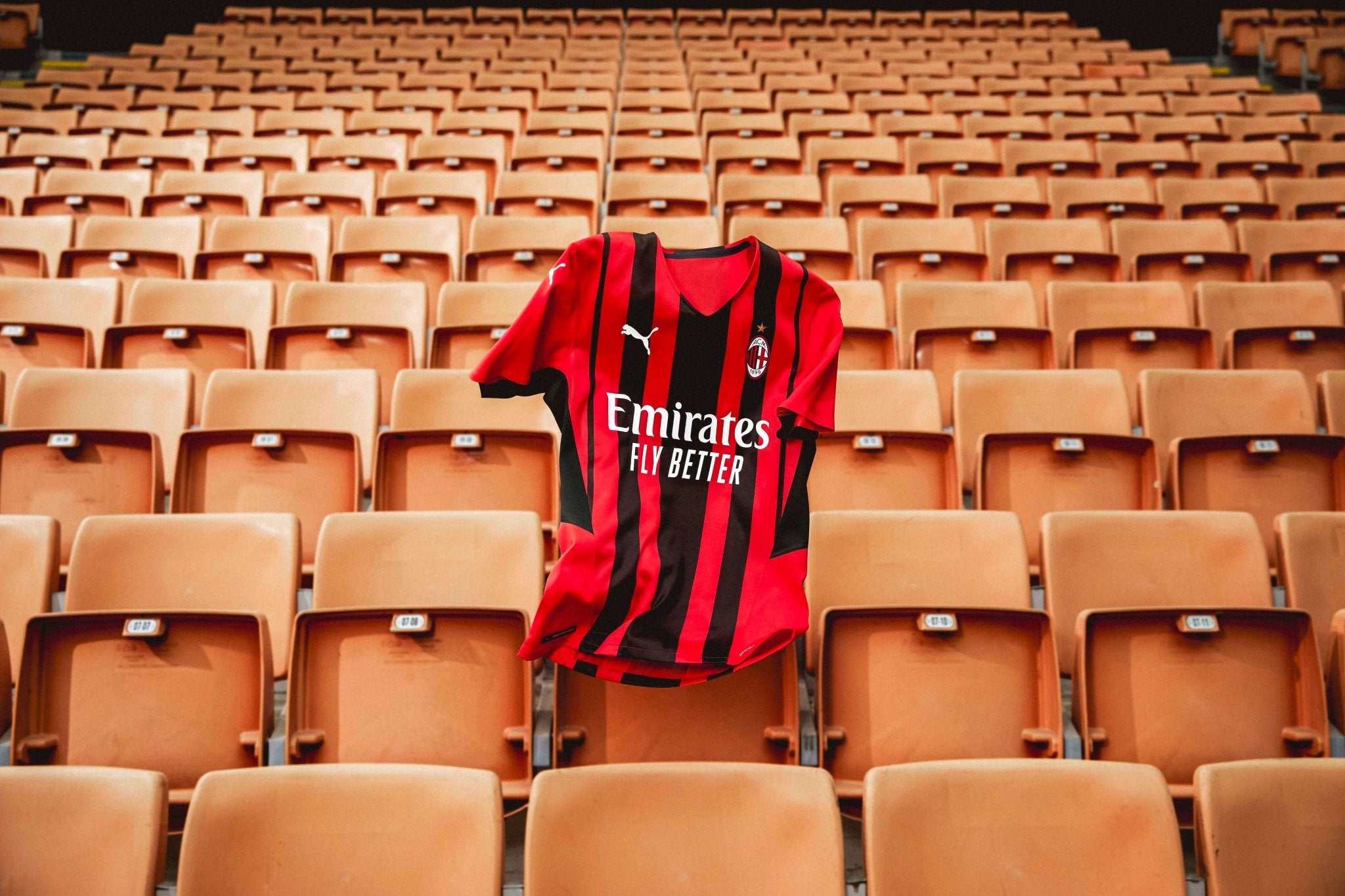 AC MILAN & PUMA UNVEIL NEW HOME KIT CELEBRATING MODERN MILAN - Cult Kits