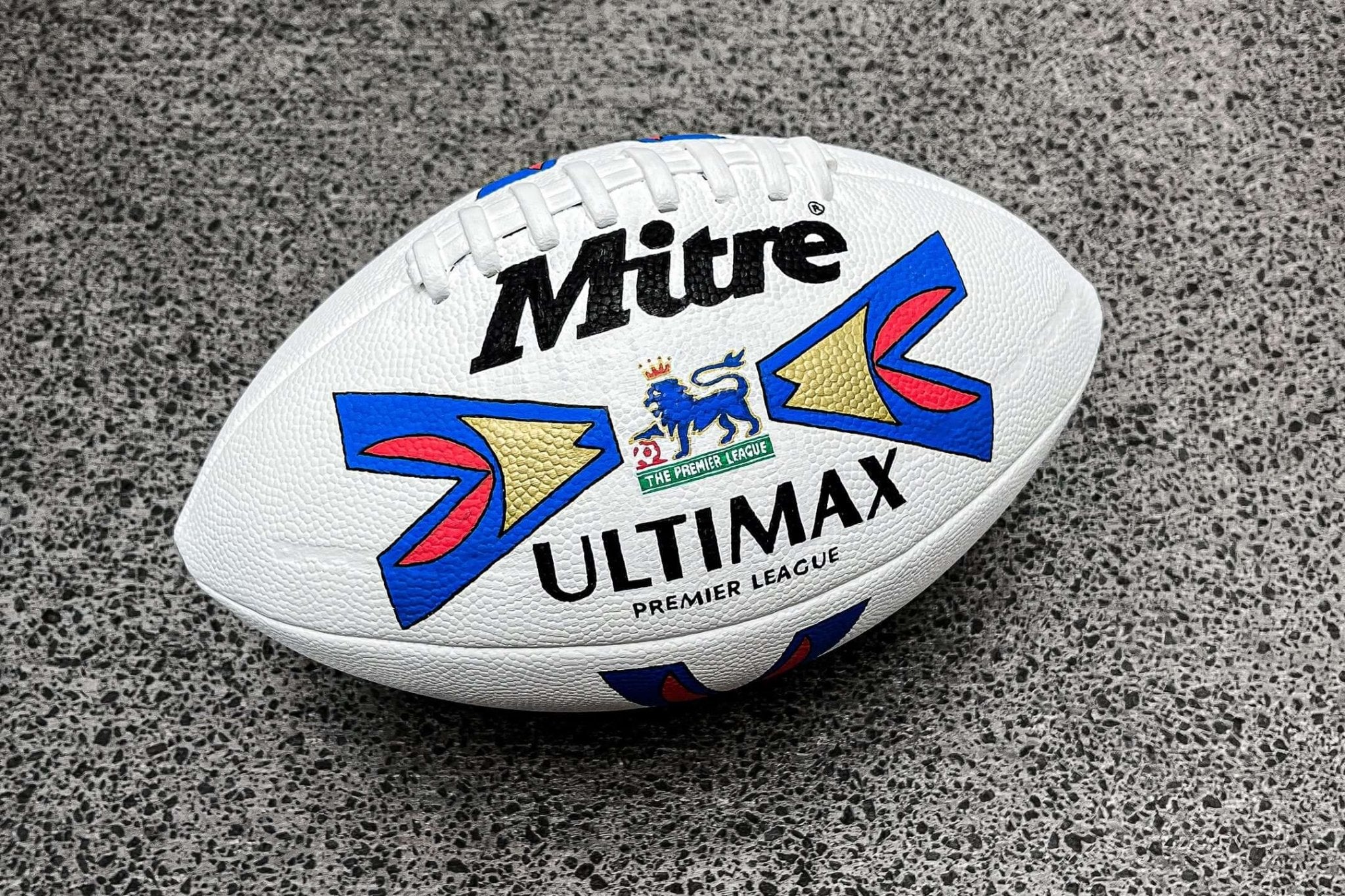 FOOTBALL/FOOTBALL BY JAMES REYNOLDS - Cult Kits