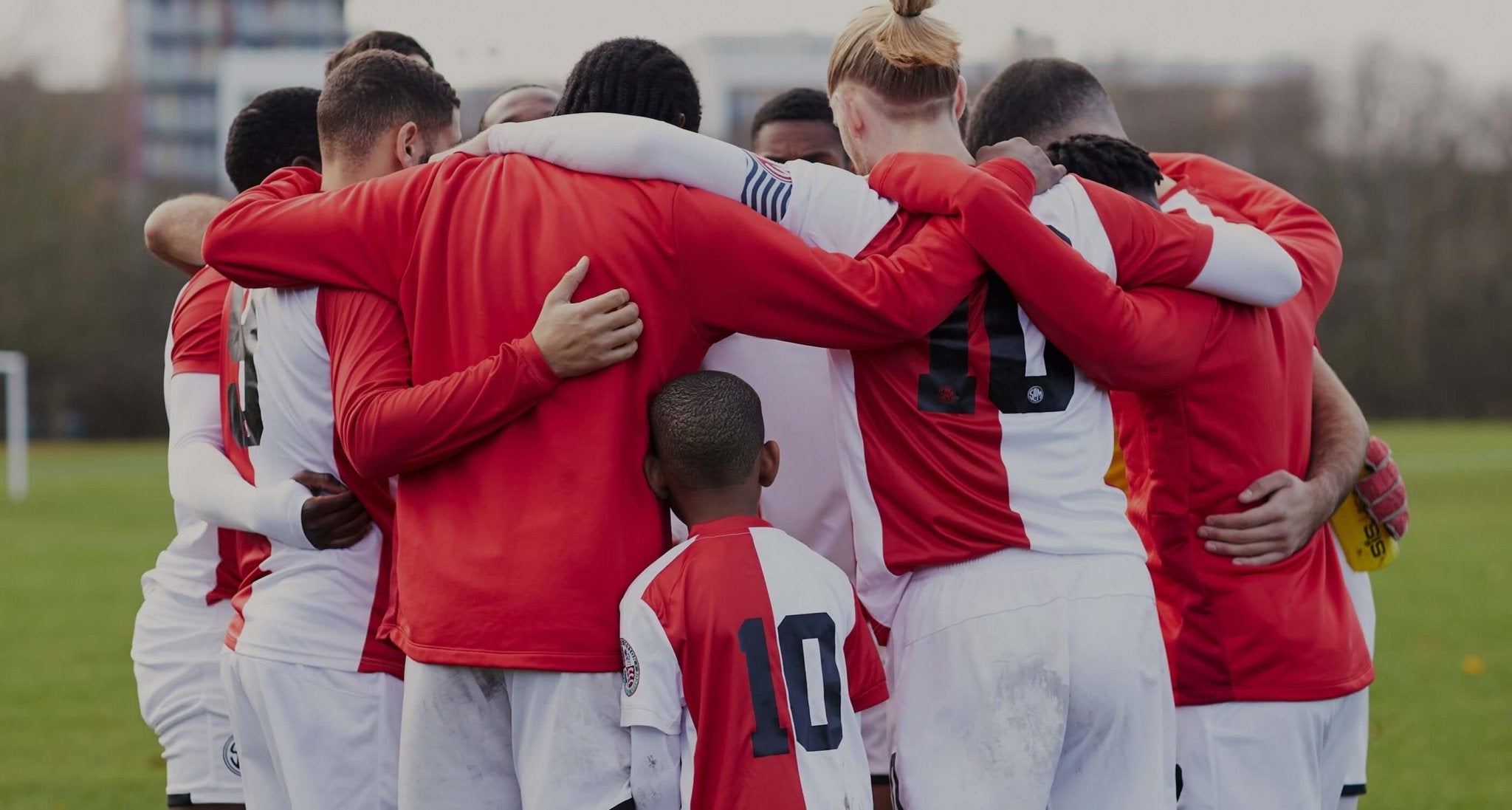 HARRY'S: 'FOOTBALL'S OTHER GUYS' - Cult Kits