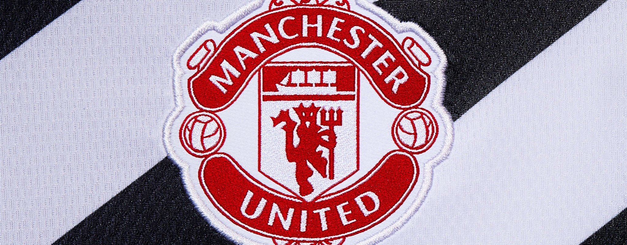 MUFC 2020/21 THIRD JERSEY PLAYS ON STRIPED SHIRTS OF THE PAST - Cult Kits