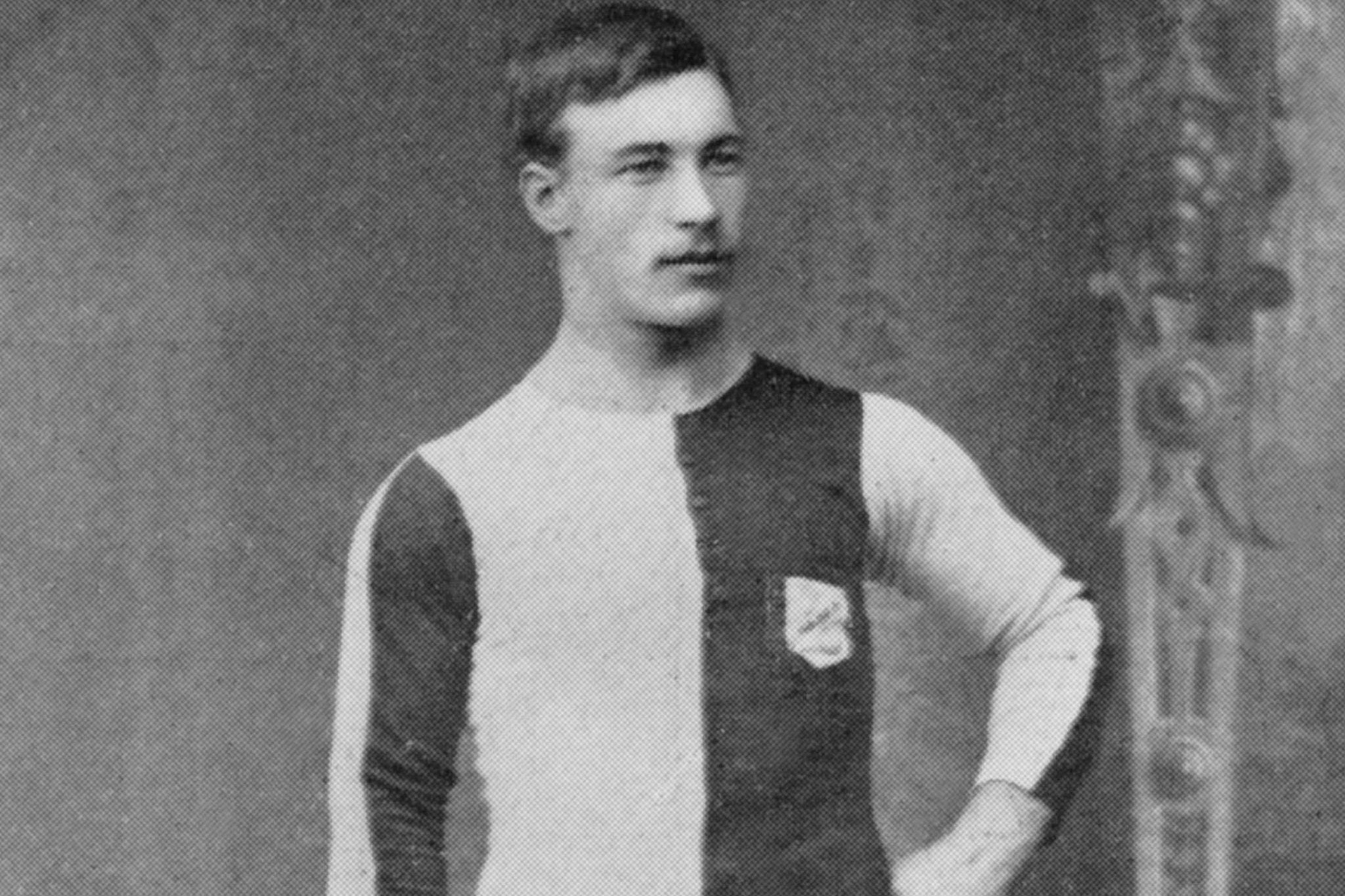 Manchester United Newton Heath origin of the green and gold | Buy Vintage Football Shirts, Retro Football Shirts, Classic Football Shirts & Soccer Jerseys at Cult Kits.