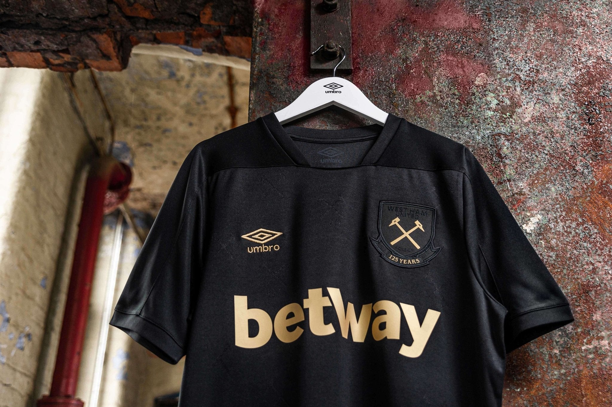 WEST HAM UNITED UNVEIL COMMEMORATIVE 125th ANNIVERSARY SHIRT - Cult Kits