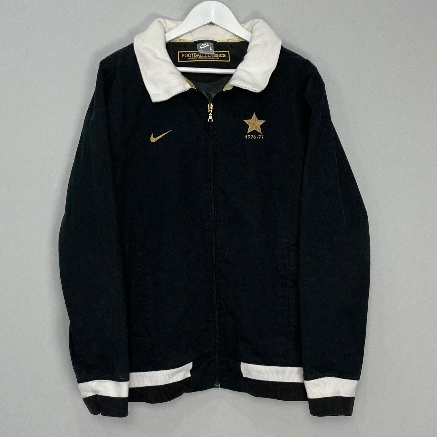 Shop 1976/77 JUVENTUS TRIBUTE JACKET (L) NIKE, classic football shirts, vintage football shirts & retro soccer jerseys at Cult Kits