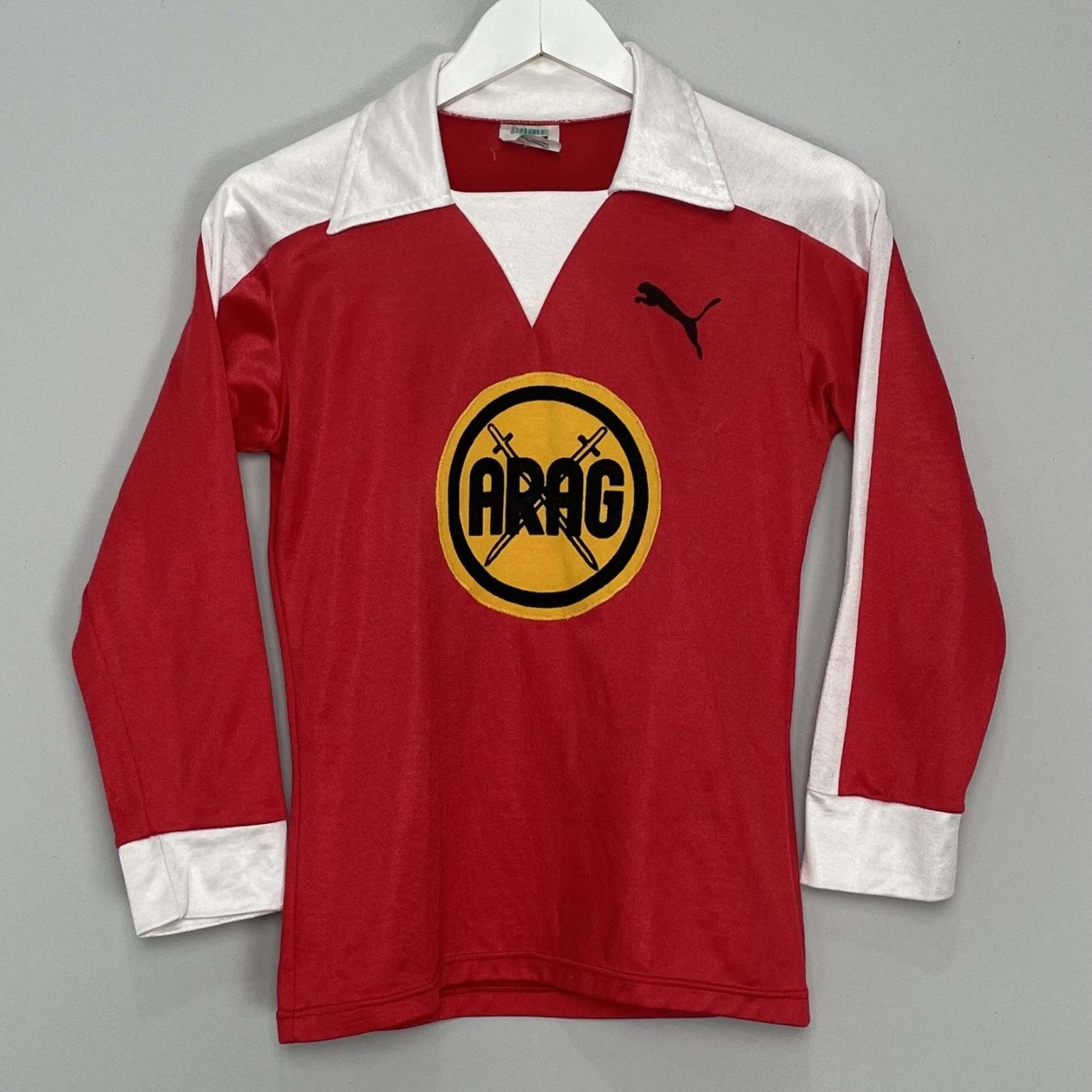 Shop 1981/82 FORTUNA DUSSELDORF L/S HOME SHIRT (XS) PUMA, classic football shirts, vintage football shirts & retro soccer jerseys at Cult Kits