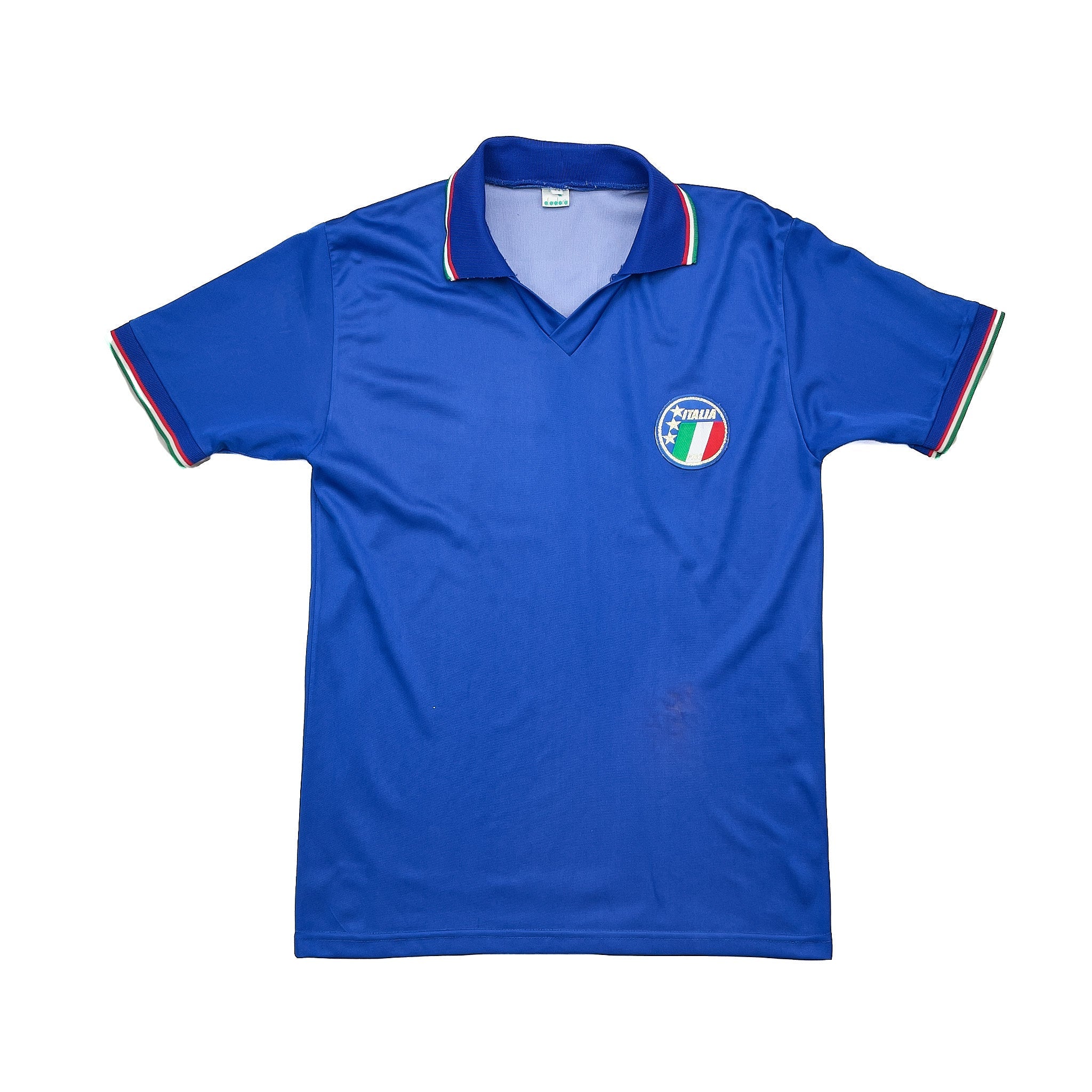 Buy 1986/91 Italy 15 (Baggio) Home Shirt (M) Diadora ~ Free worldwide shipping available ~ Authentic Vintage Football Shirts from Cult Kits