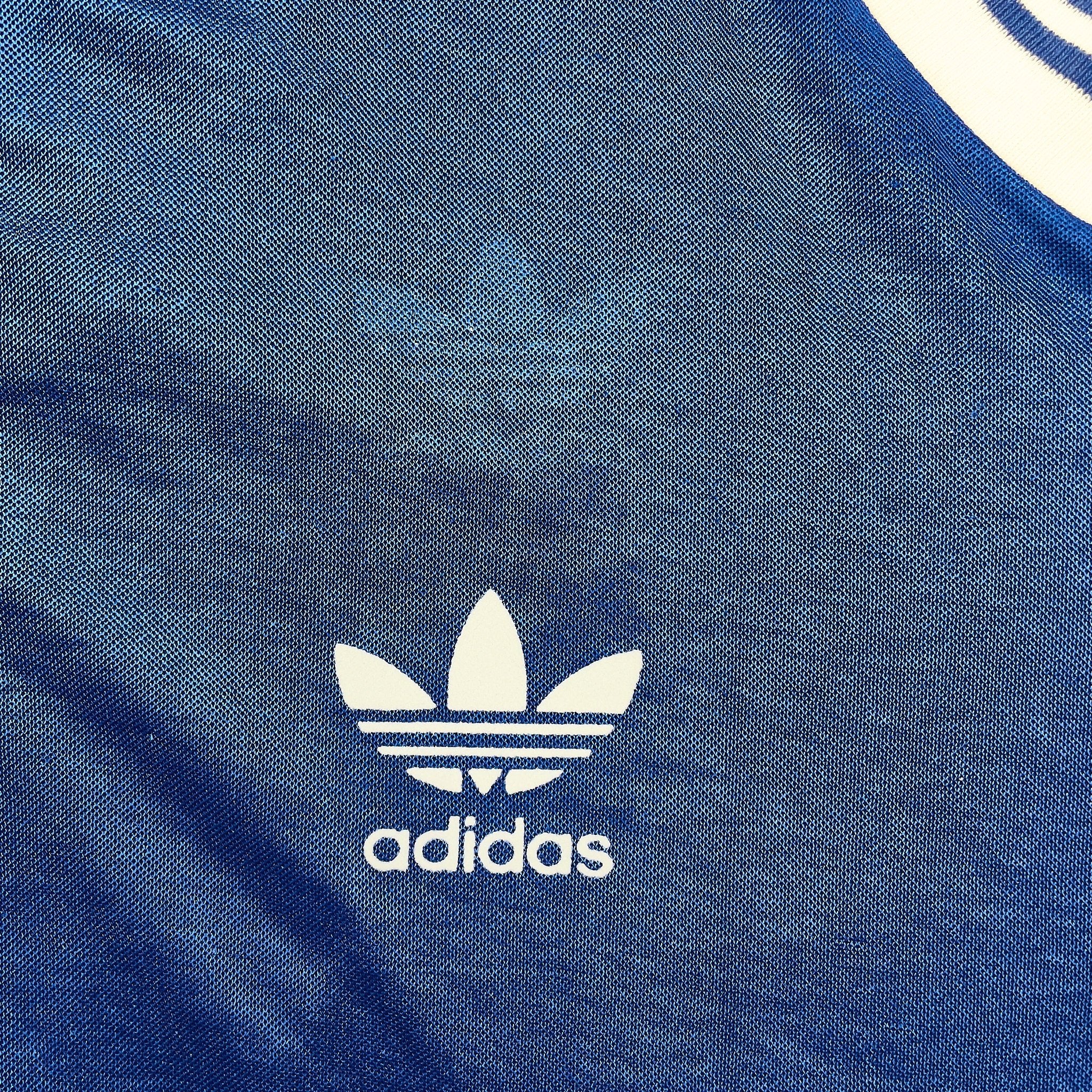 Buy 1990/91 Argentina Maradona 10 L/S Away Shirt (L) Adidas ~ Free worldwide shipping ~ Authentic Vintage Football Shirts from Cult Kits
