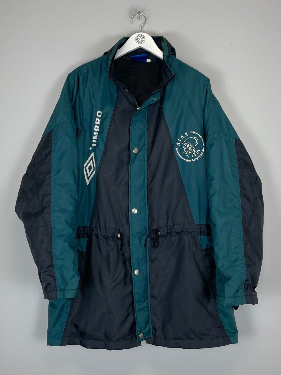 1992/93 AJAX BENCH COAT (XL) UMBRO - Cult Kits - XL - Buy Vintage Football Shirts, Authentic Retro Football Shirts For Sale, Classic Football Shirts & Soccer Jersey