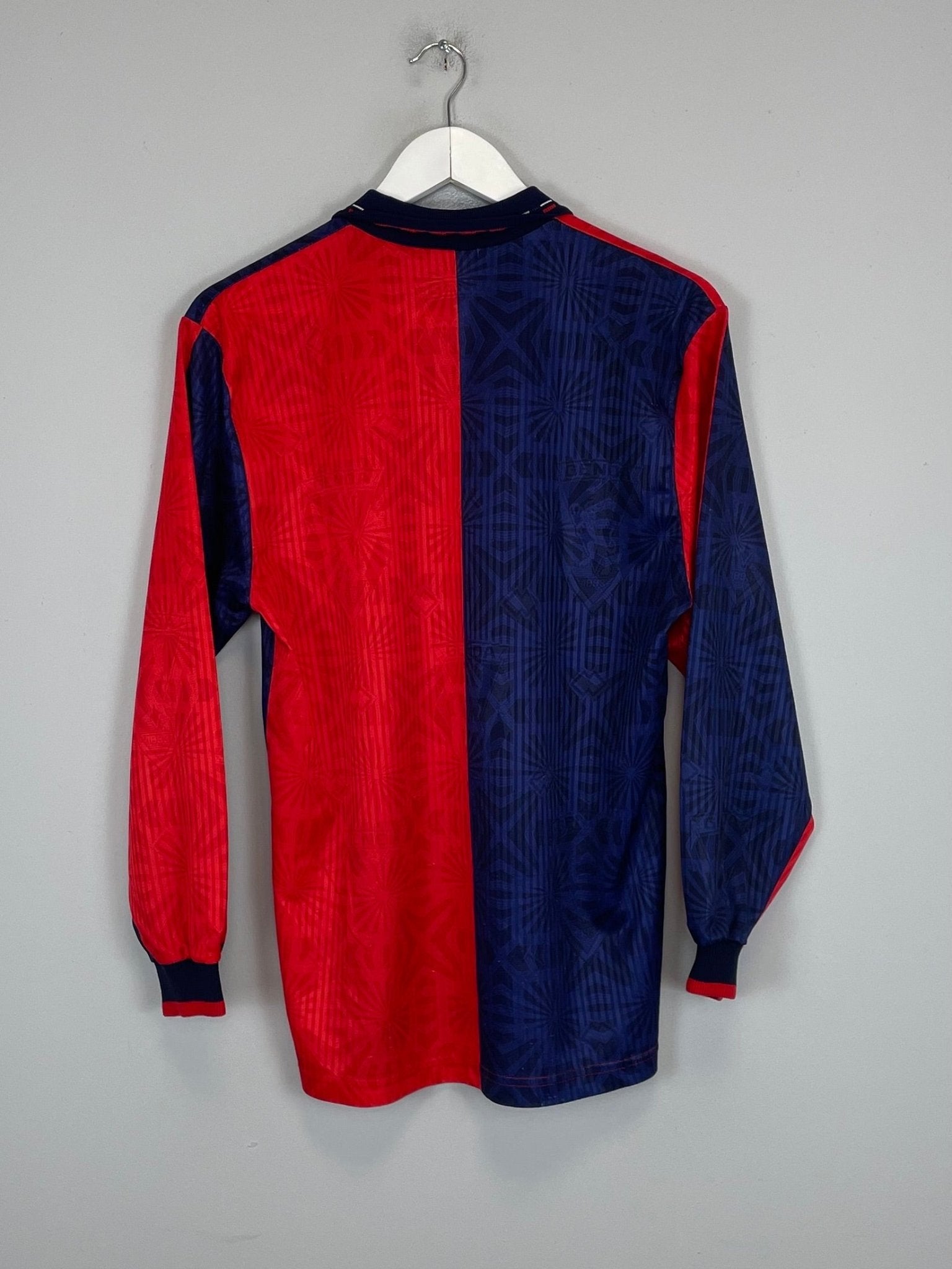 Shop 1992/93 GENOA L/S HOME SHIRT (M) ERREA, classic football shirts, vintage football shirts & retro soccer jerseys at Cult Kits