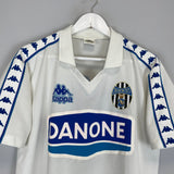 Shop 1992/93 JUVENTUS TRAINING SHIRT (L) KAPPA, classic football shirts, vintage football shirts & retro soccer jerseys at Cult Kits