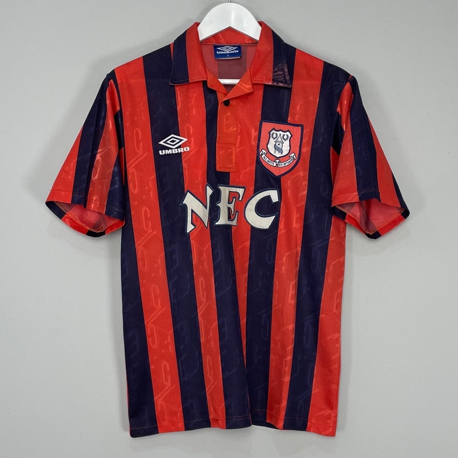 Shop 1992/94 EVERTON AWAY SHIRT (M) UMBRO, classic football shirts, vintage football shirts & retro soccer jerseys at Cult Kits