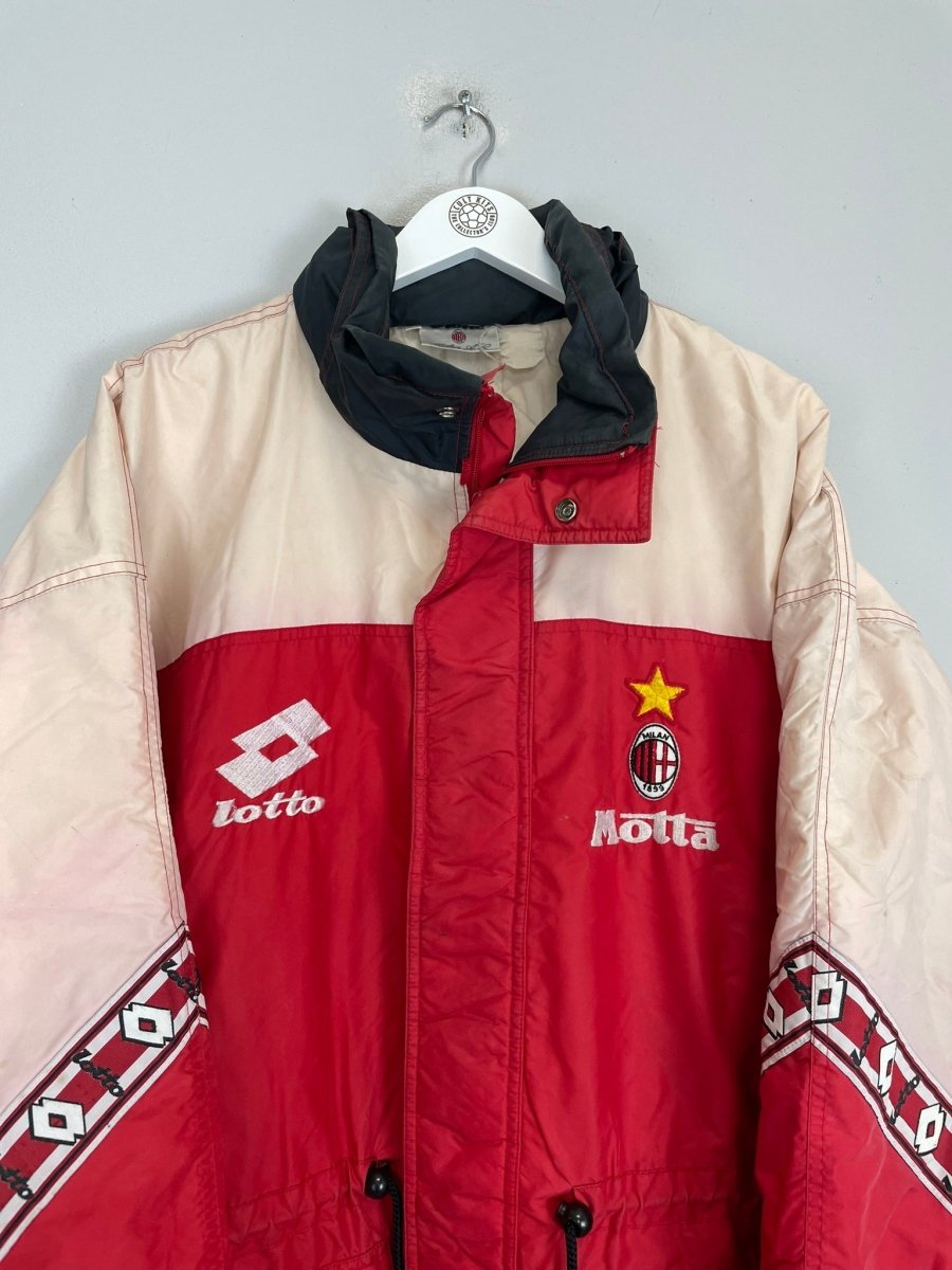1993/94 AC MILAN BENCH COAT (L) LOTTO - Cult Kits - Large - Buy Vintage Football Shirts, Authentic Retro Football Shirts For Sale, Classic Football Shirts & Soccer Jersey