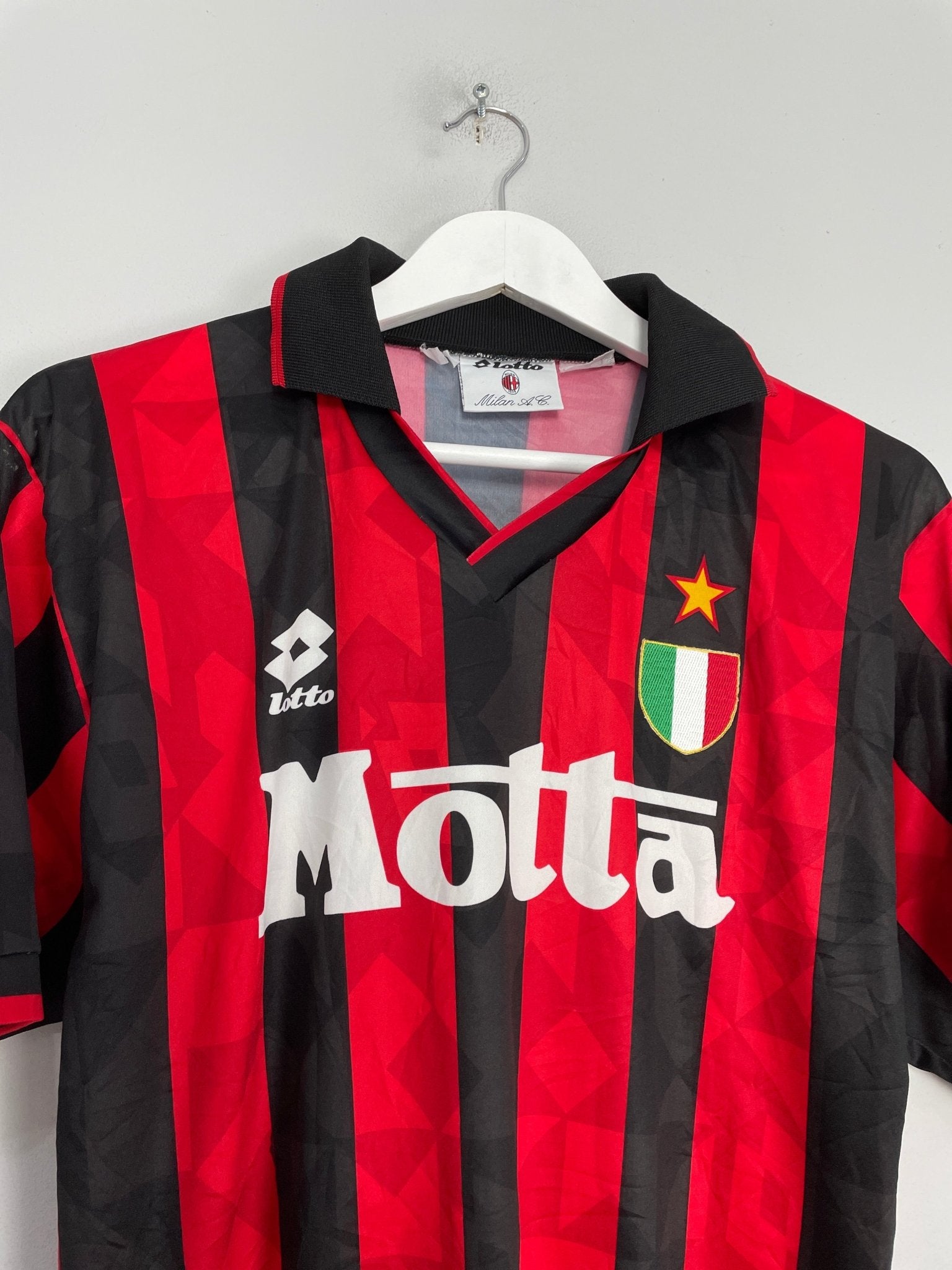Shop 1993/94 AC MILAN HOME SHIRT (M) LOTTO, classic football shirts, vintage football shirts & retro soccer jerseys at Cult Kits