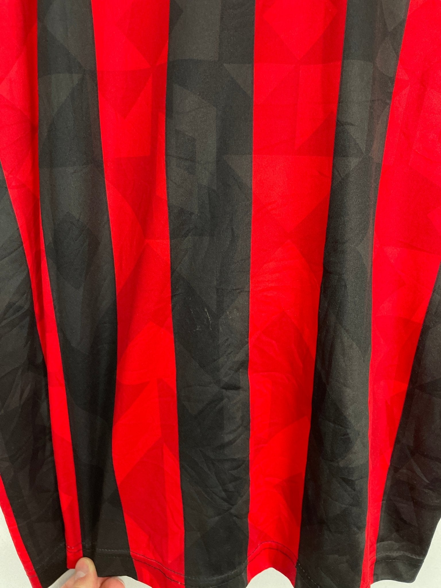 Shop 1993/94 AC MILAN HOME SHIRT (M) LOTTO, classic football shirts, vintage football shirts & retro soccer jerseys at Cult Kits