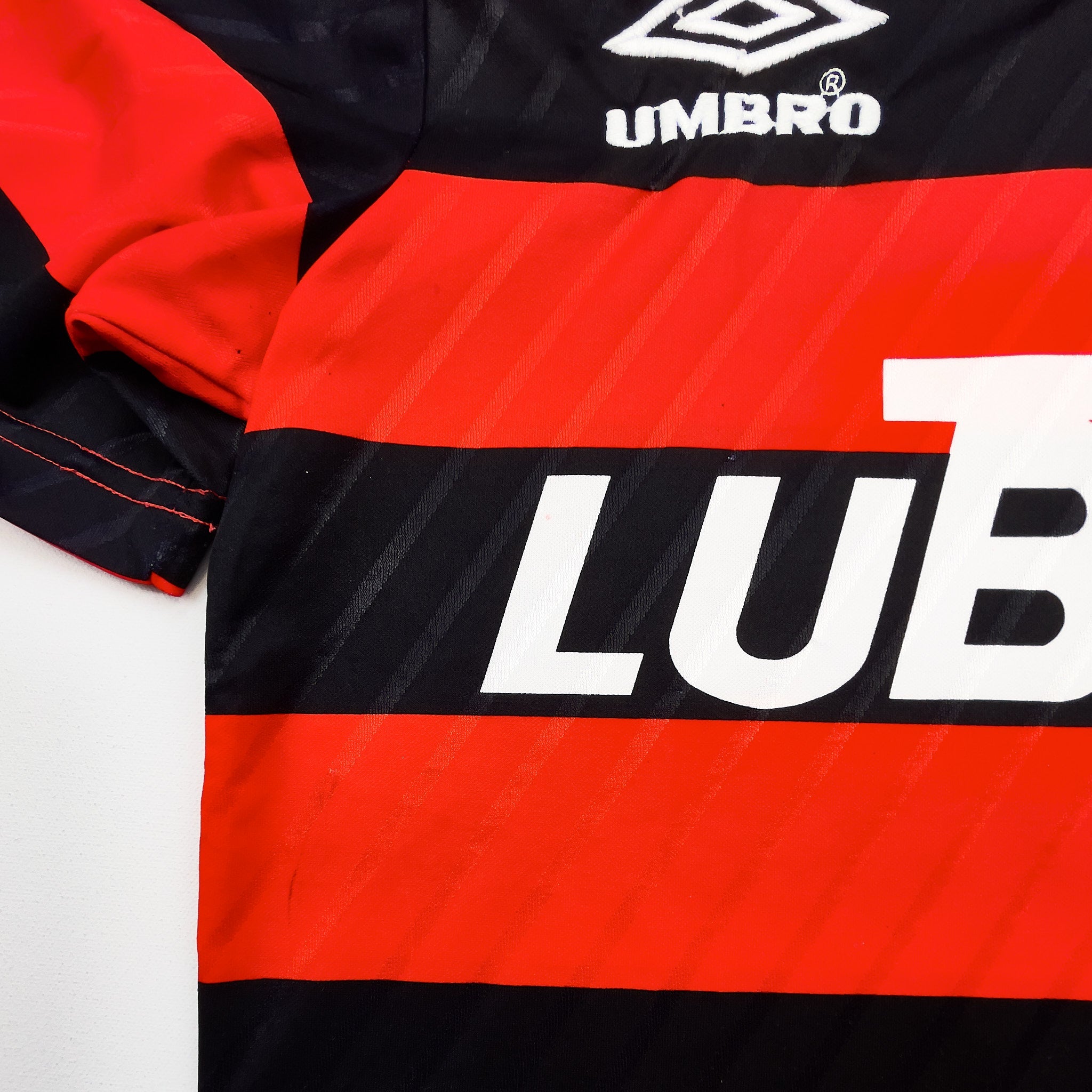 Buy 1993/94 Flamengo Home Shirt (M) Umbro ~ Free worldwide shipping available ~ Authentic Vintage Football Shirts from Cult Kits