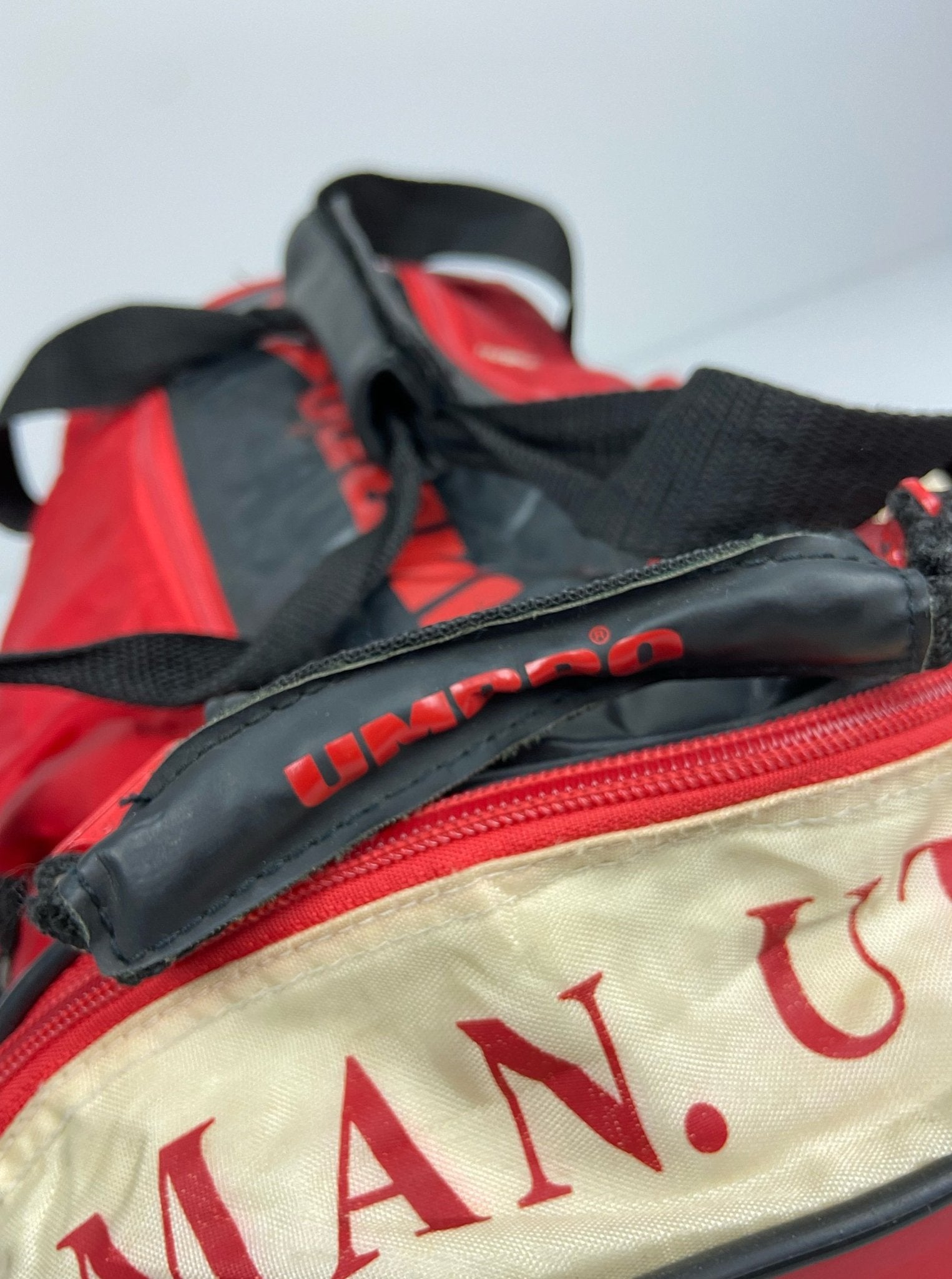 Shop 1993/94 MANCHESTER UNITED DUFFLE BAG UMBRO, classic football shirts, vintage football shirts & retro soccer jerseys at Cult Kits
