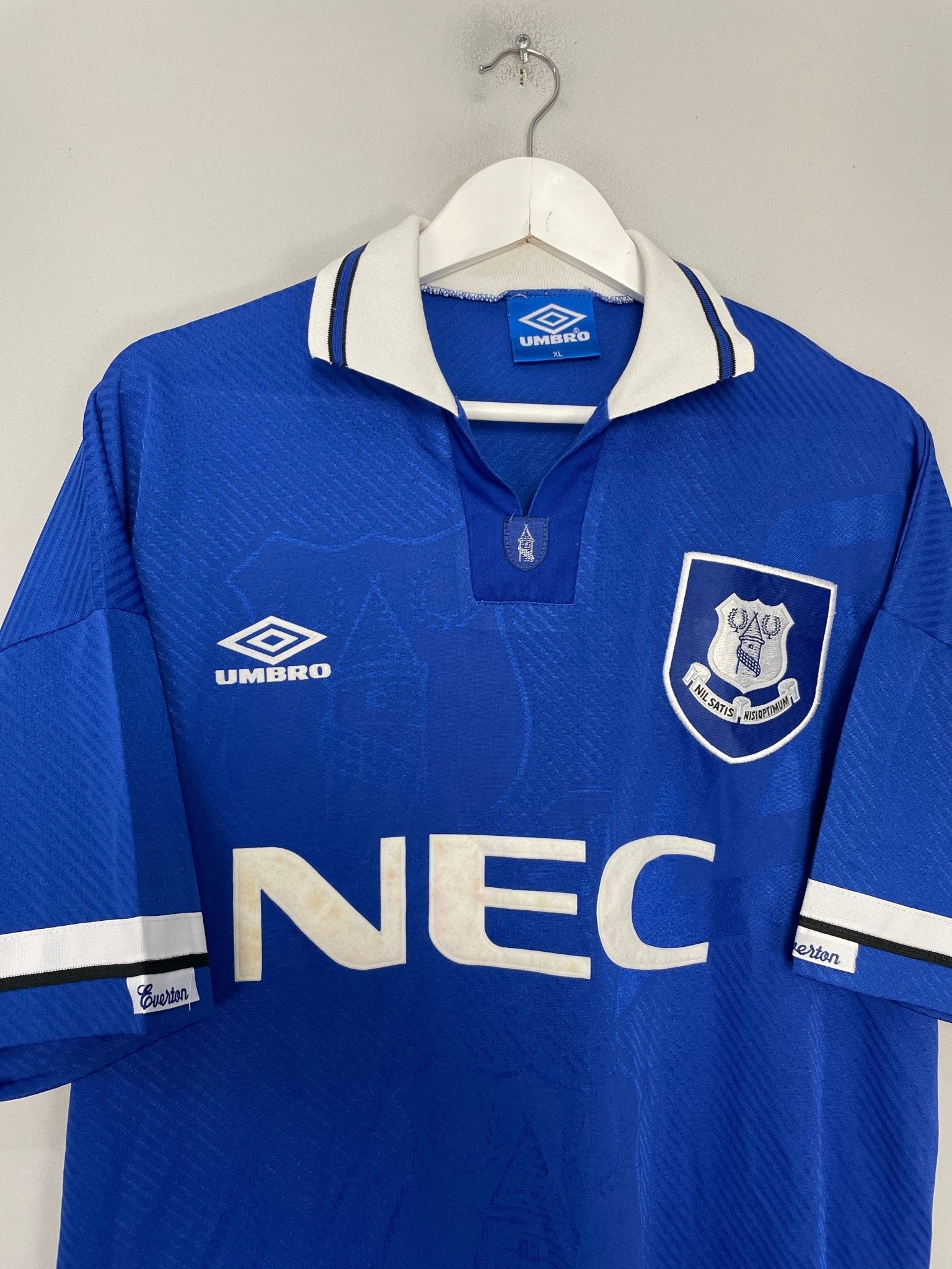 Shop 1993/95 EVERTON HOME SHIRT (XL) UMBRO, classic football shirts, vintage football shirts & retro soccer jerseys at Cult Kits