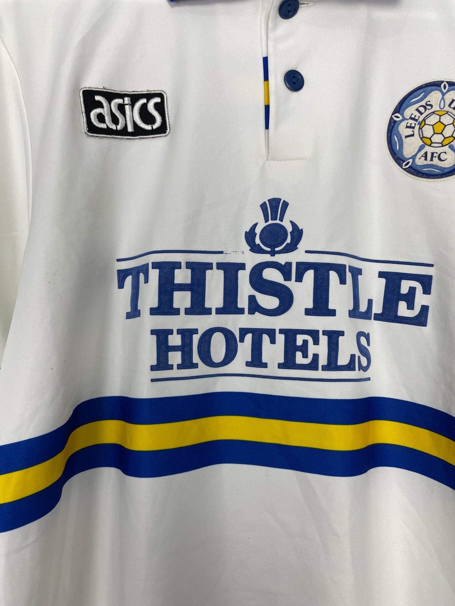 Shop 1993/95 LEEDS UNITED HOME SHIRT (M) ASICS, classic football shirts, vintage football shirts & retro soccer jerseys at Cult Kits
